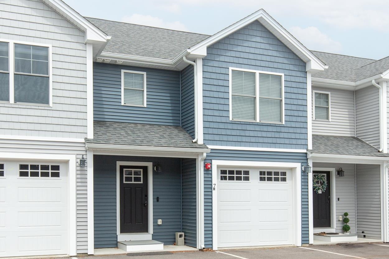 Nashua NH&nbsp;Condo for sale $$519,900 $285 per sq.ft.