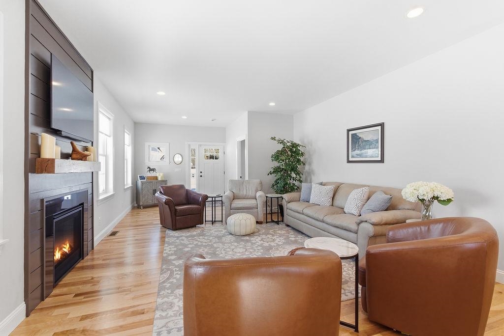 17 Sage Dr, Hampton, NH 03842