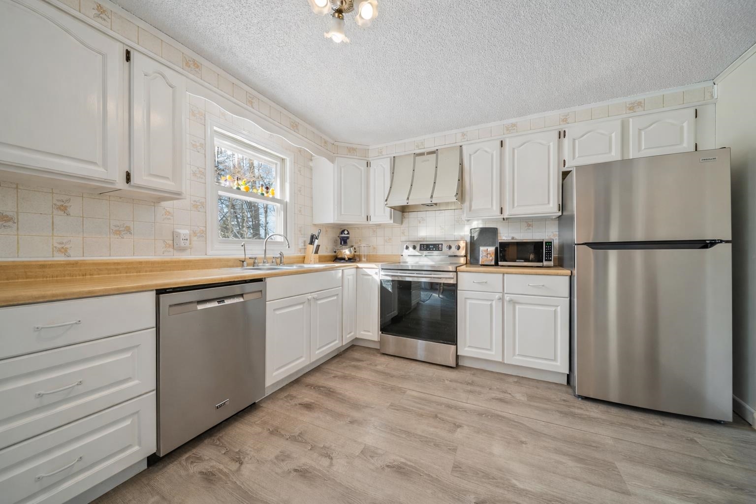 165 Robert Rogers Rd, Dunbarton, NH 03046