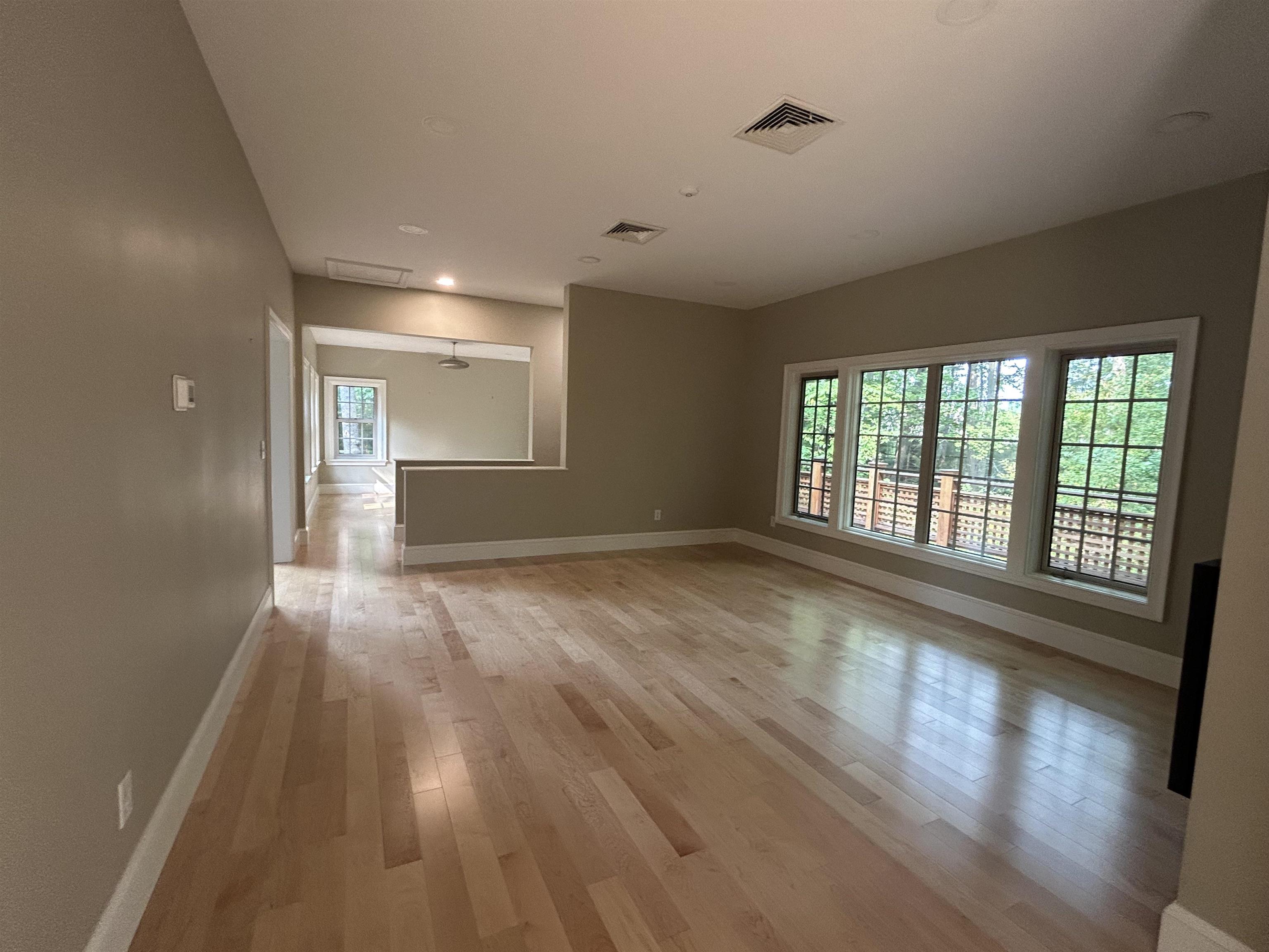 81 Front St, Exeter, NH 03833