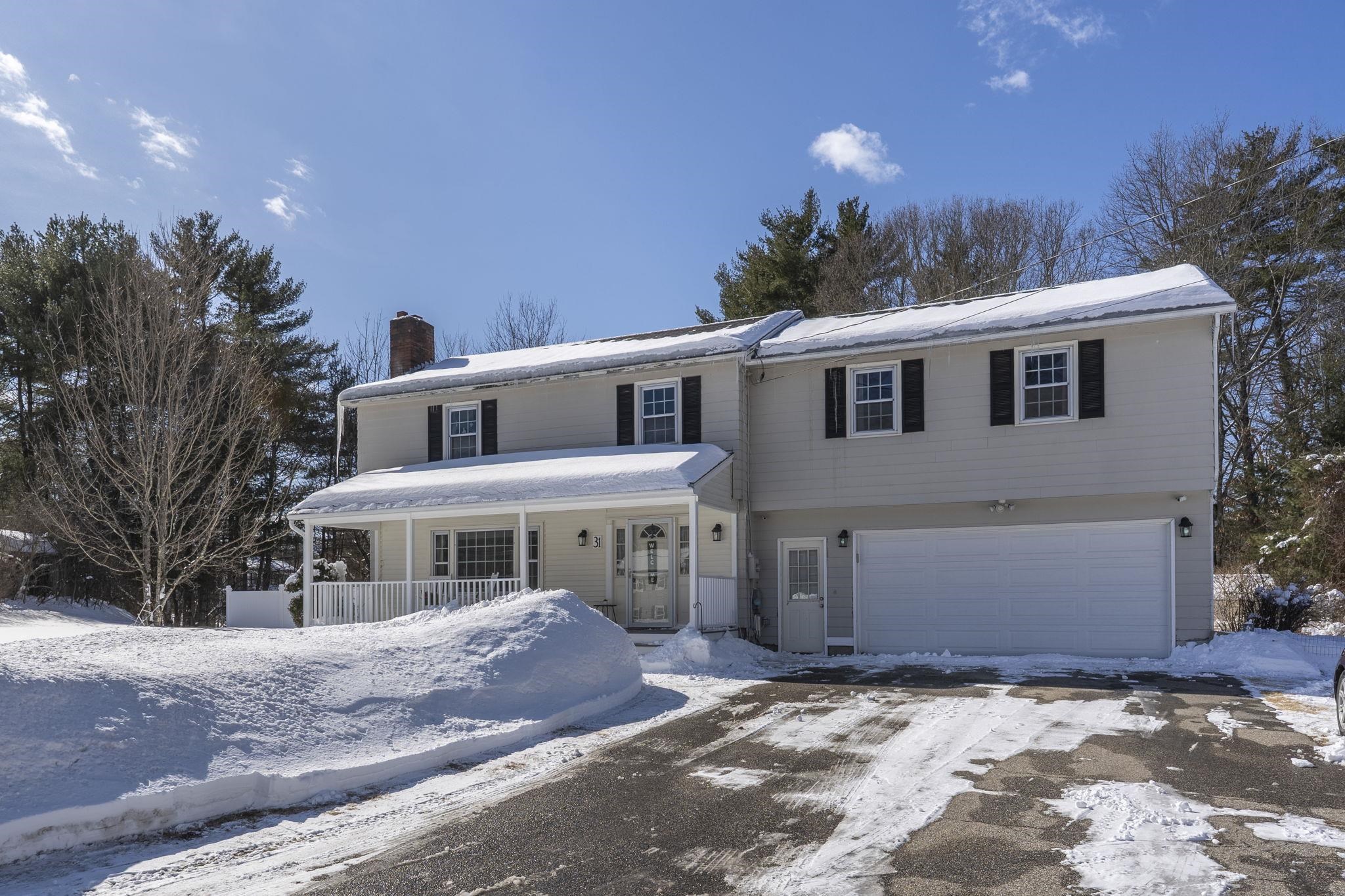 31 Pine Crest Dr, Goffstown, NH 03045