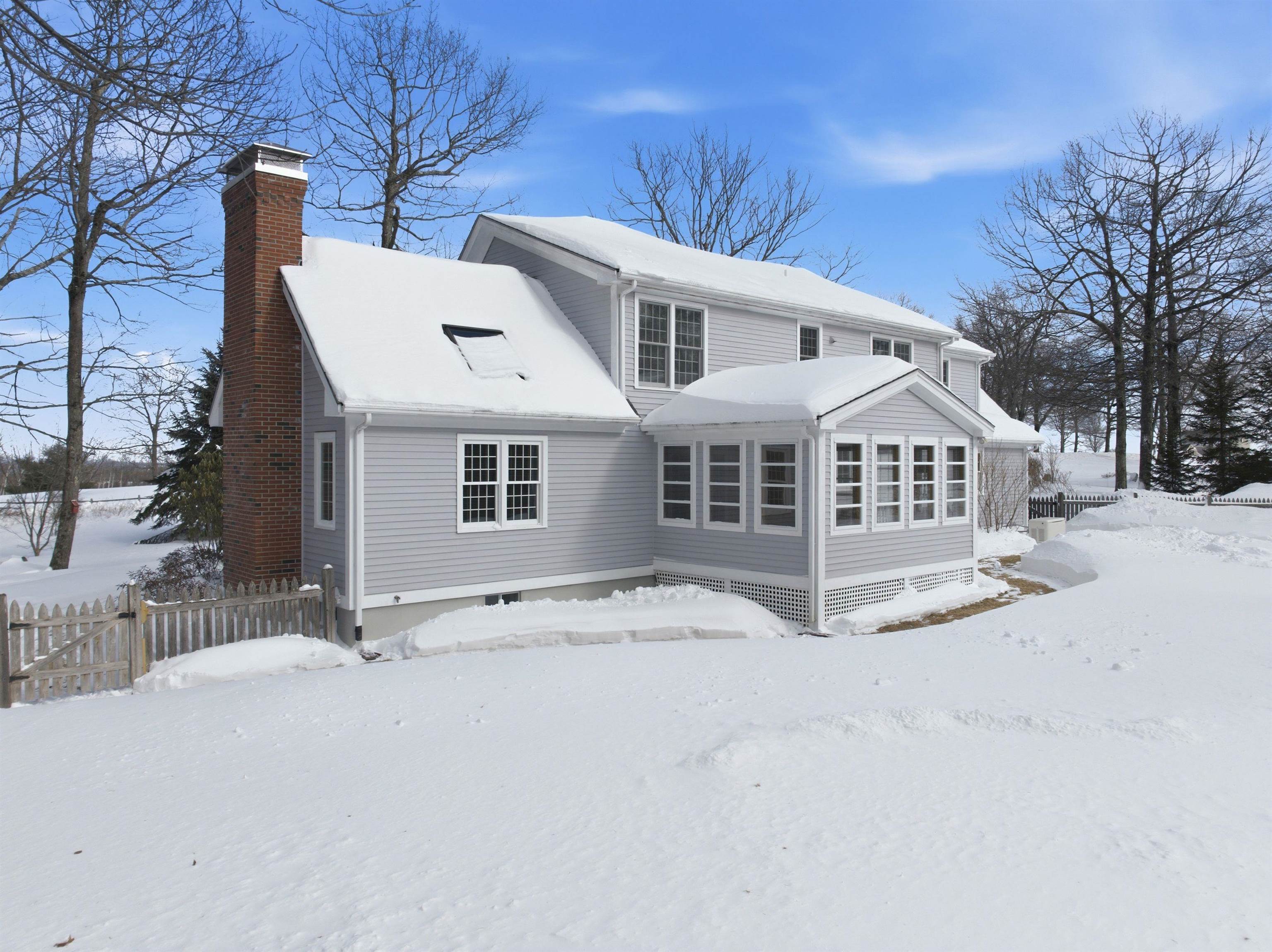 54 Wallingford Ter, Weare, NH 03281