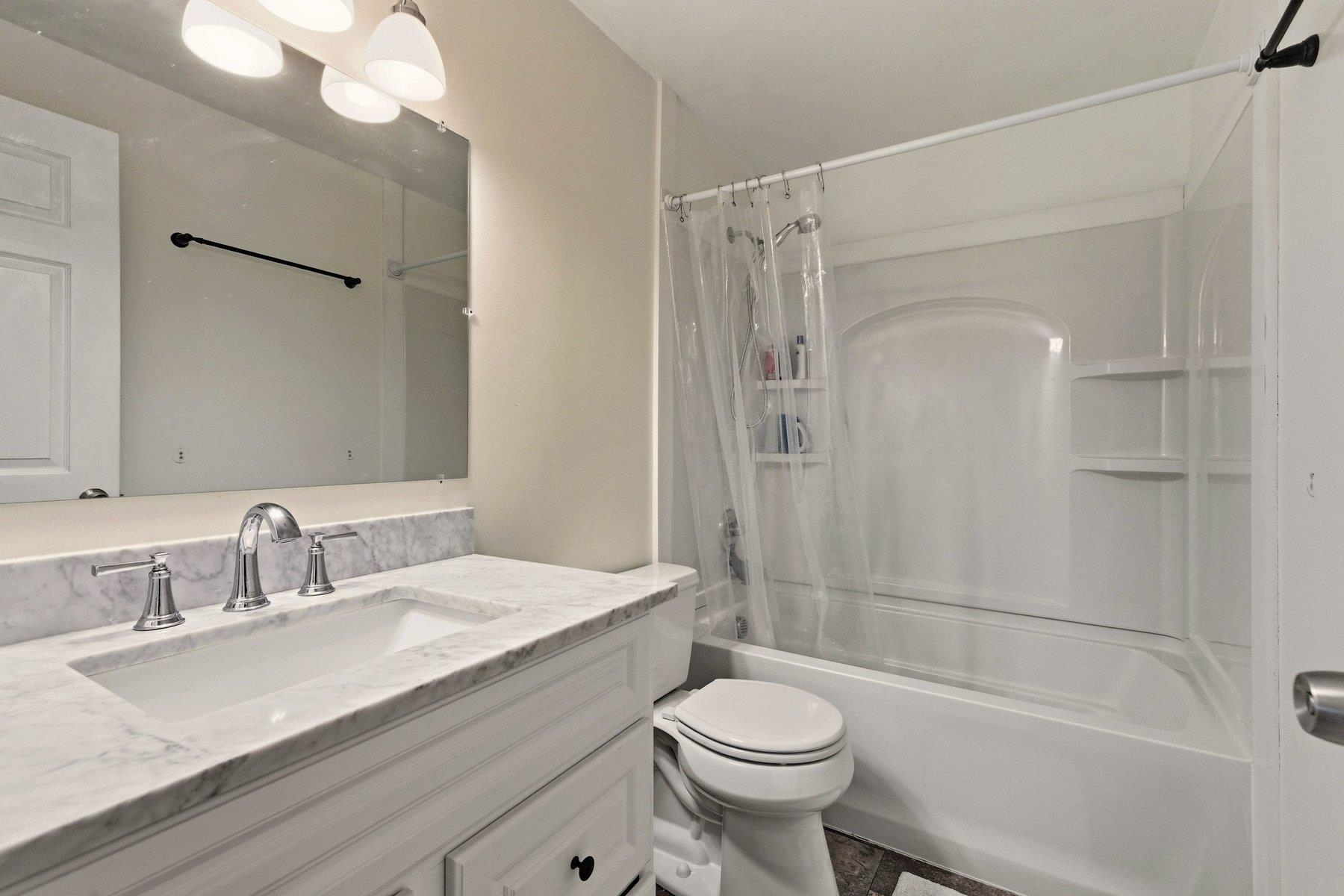 50 Brookside Dr, Exeter, NH 03833