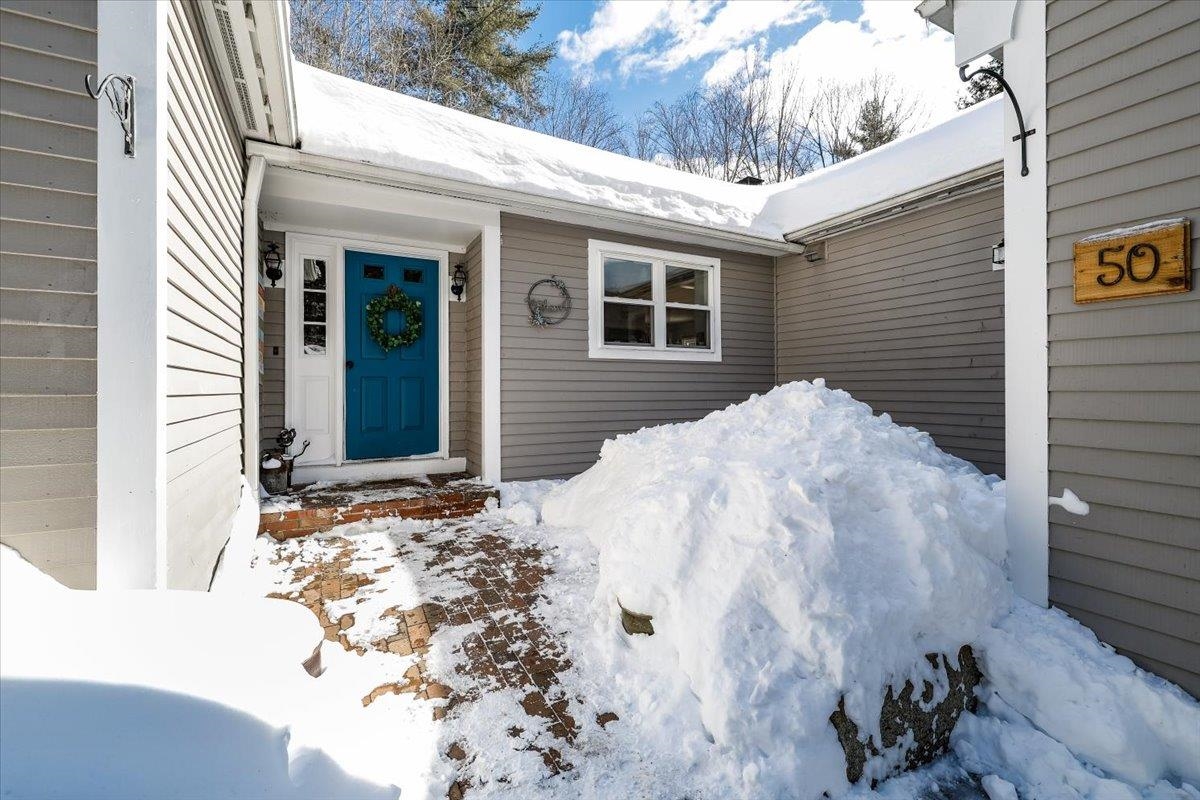 50 Christian Hill Rd, Amherst, NH 03031