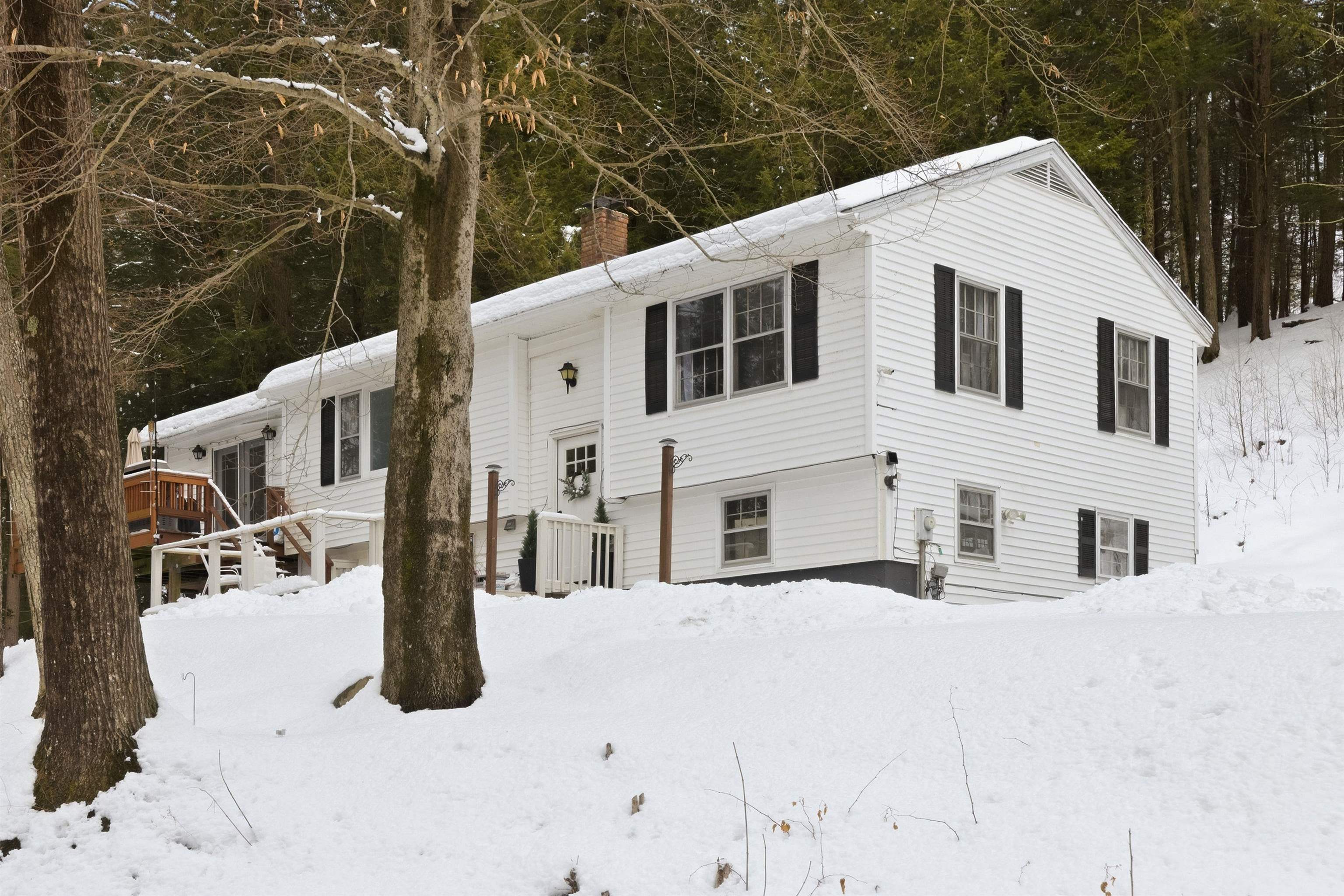 82 Scotts Dr, Charlestown, NH 03603