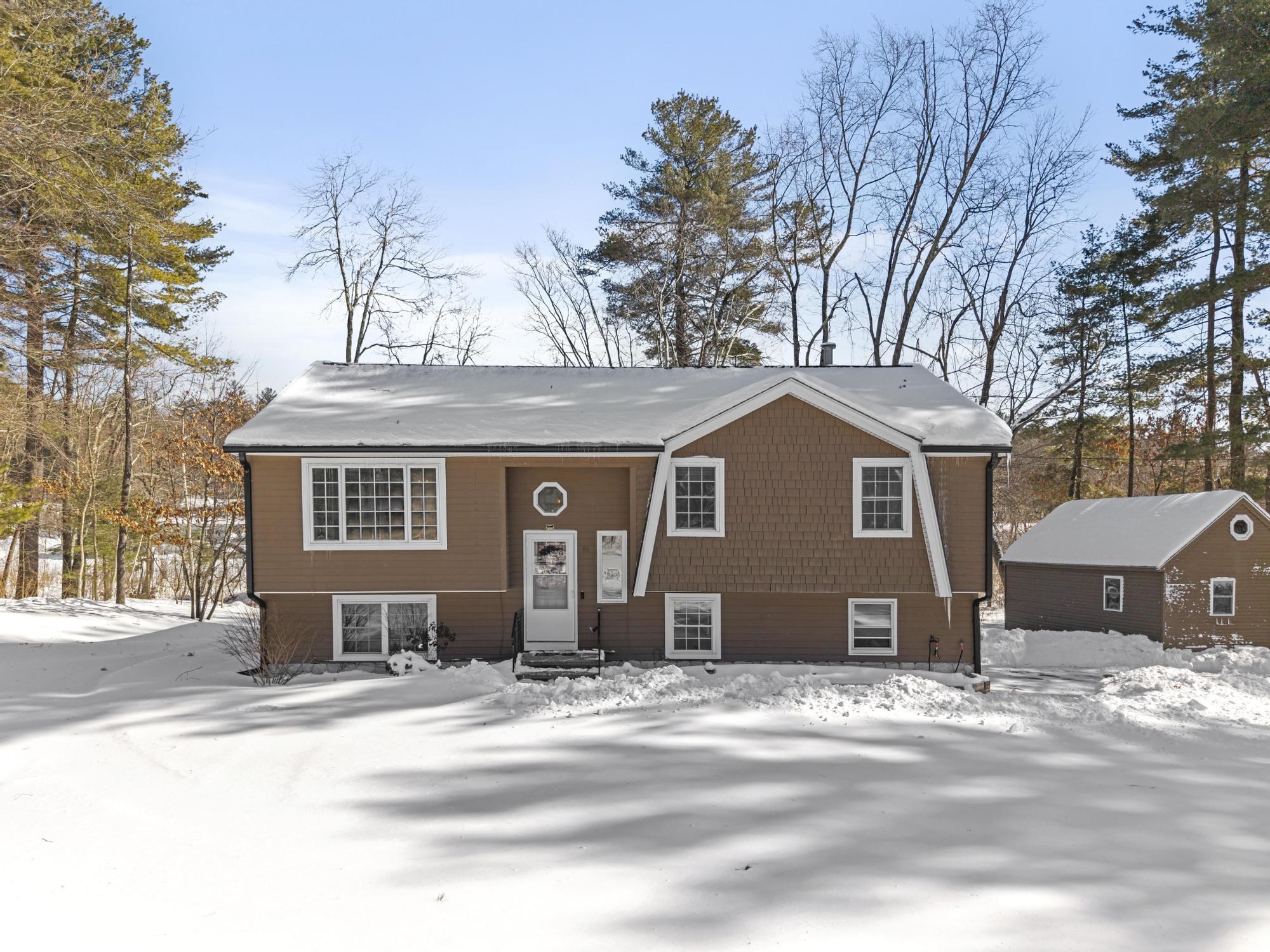 40 Westfall Rd, Pelham, NH 03076