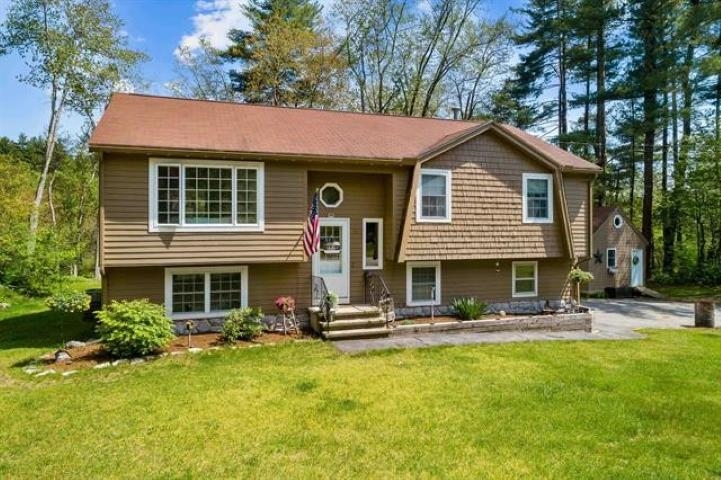40 Westfall Rd, Pelham, NH 03076