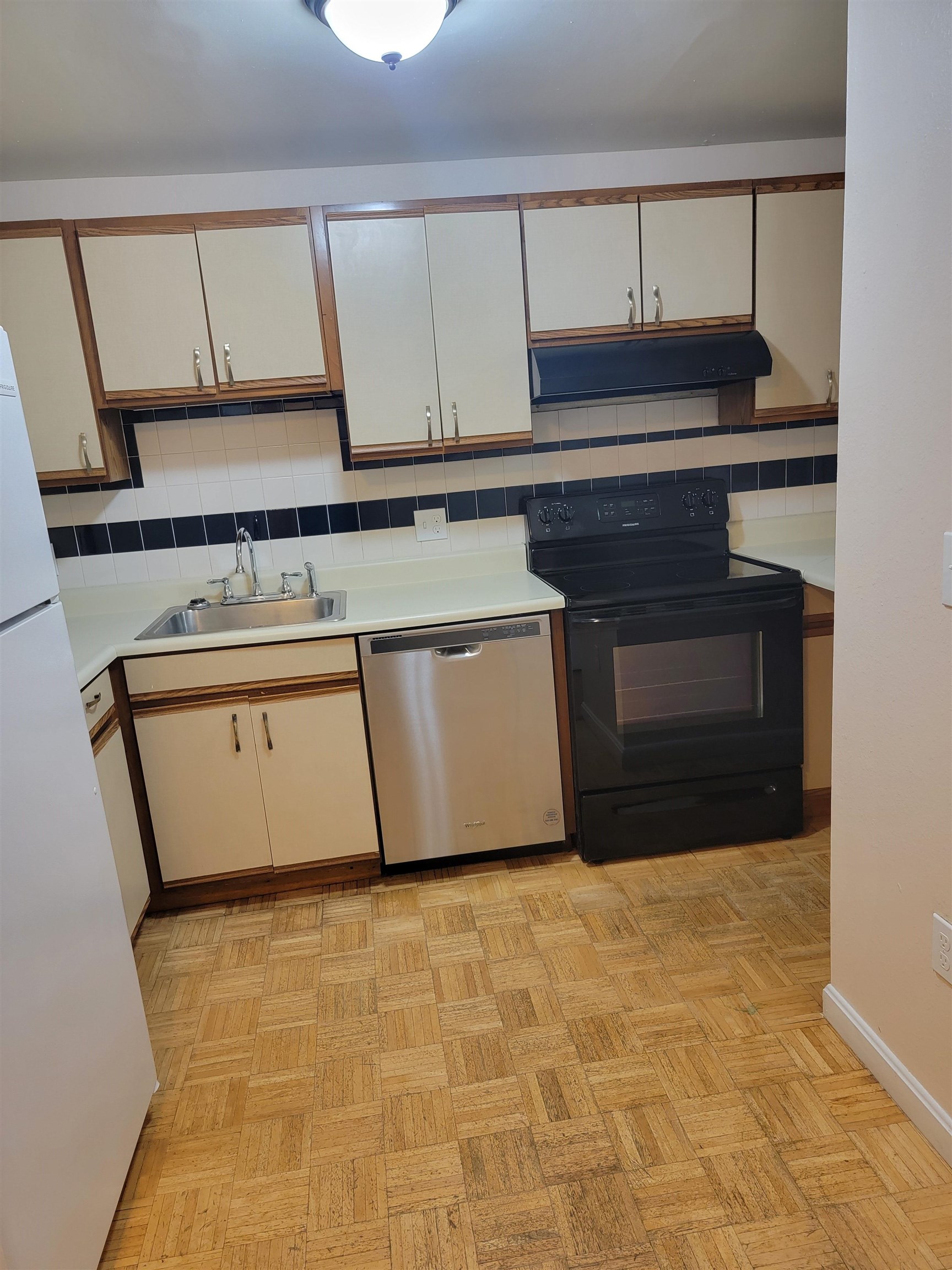 37 Alice Dr, Concord, NH 03303