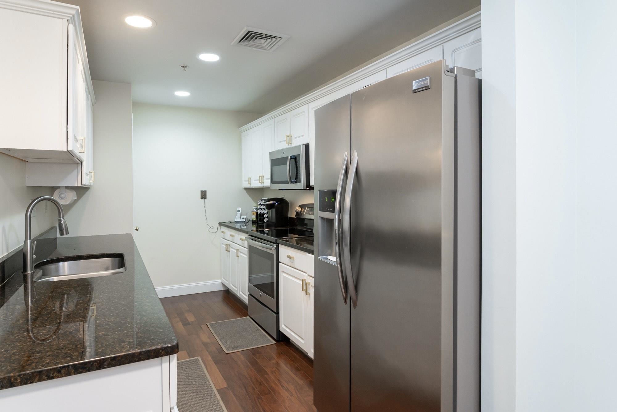 59 Cluff Rd, Salem, NH 03079