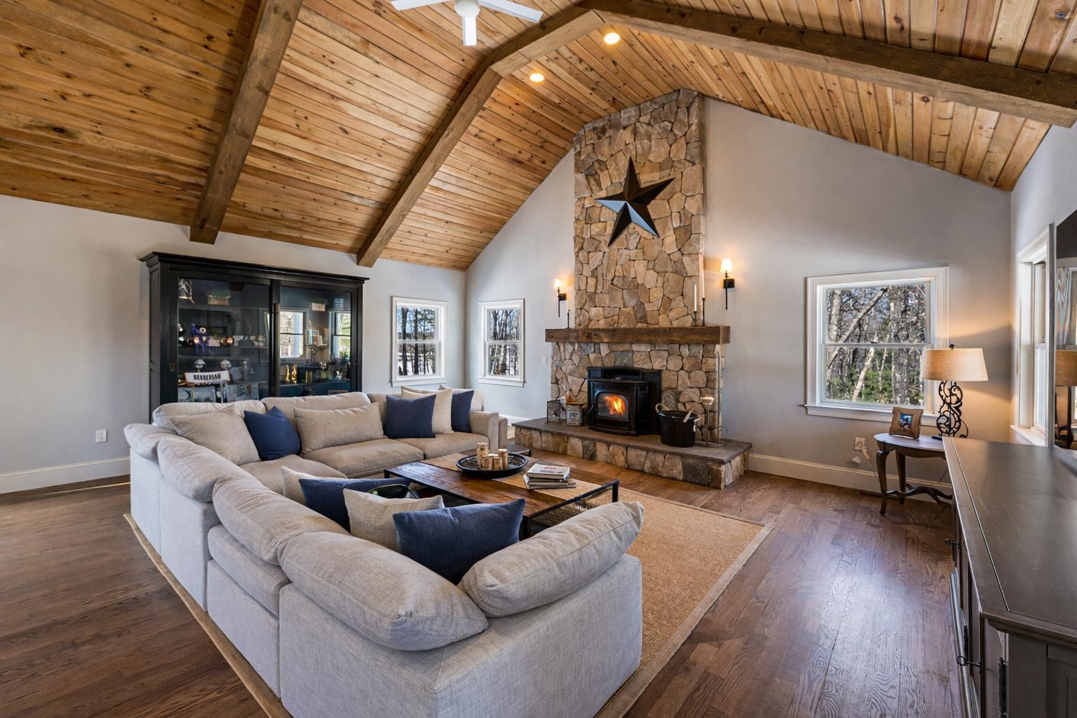 23 Austin Ln, Hollis, NH 03049