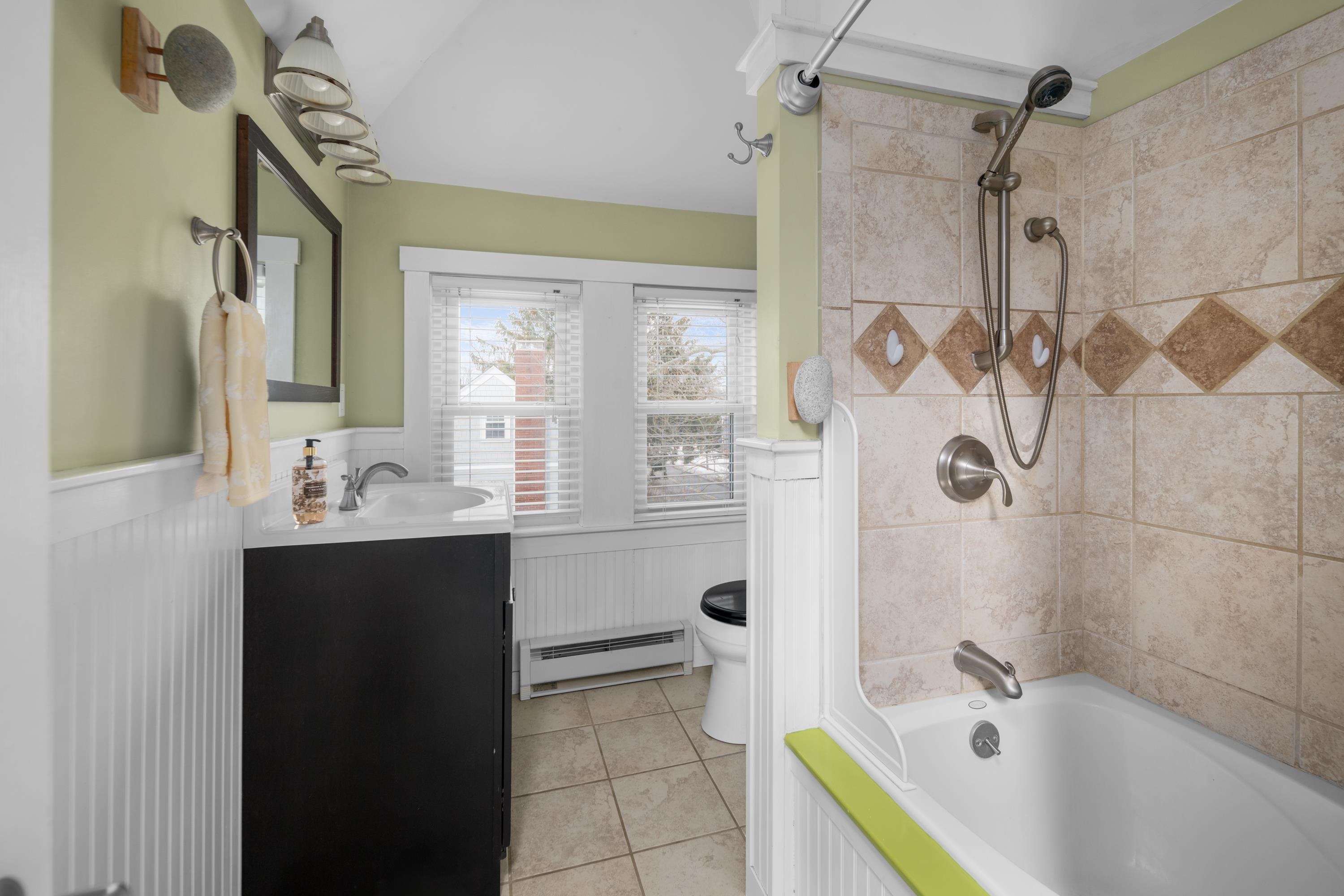 352 Miller Ave, Portsmouth, NH 03801