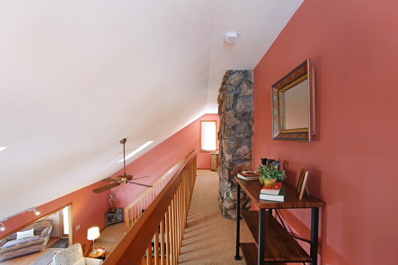 1 Grandview Ave, Derry, NH 03038