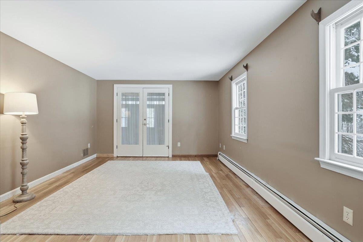 105 Rideout Rd, Hollis, NH 03049