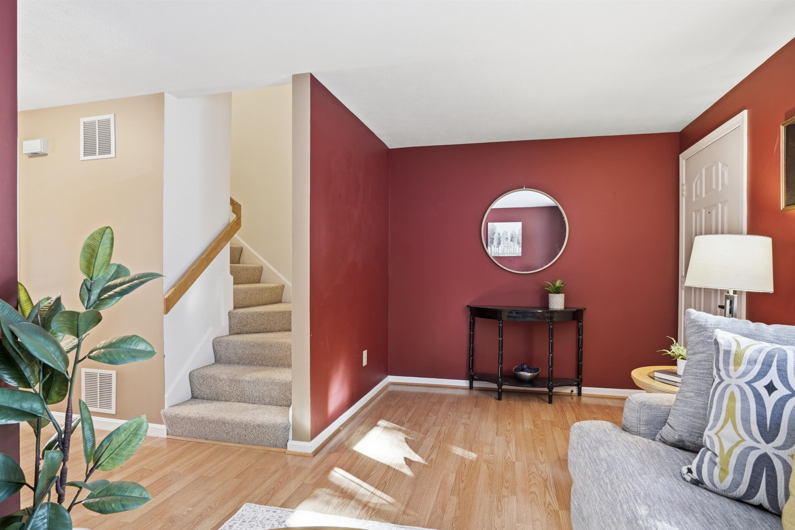 33 Cranleigh Mews, Nashua, NH 03063