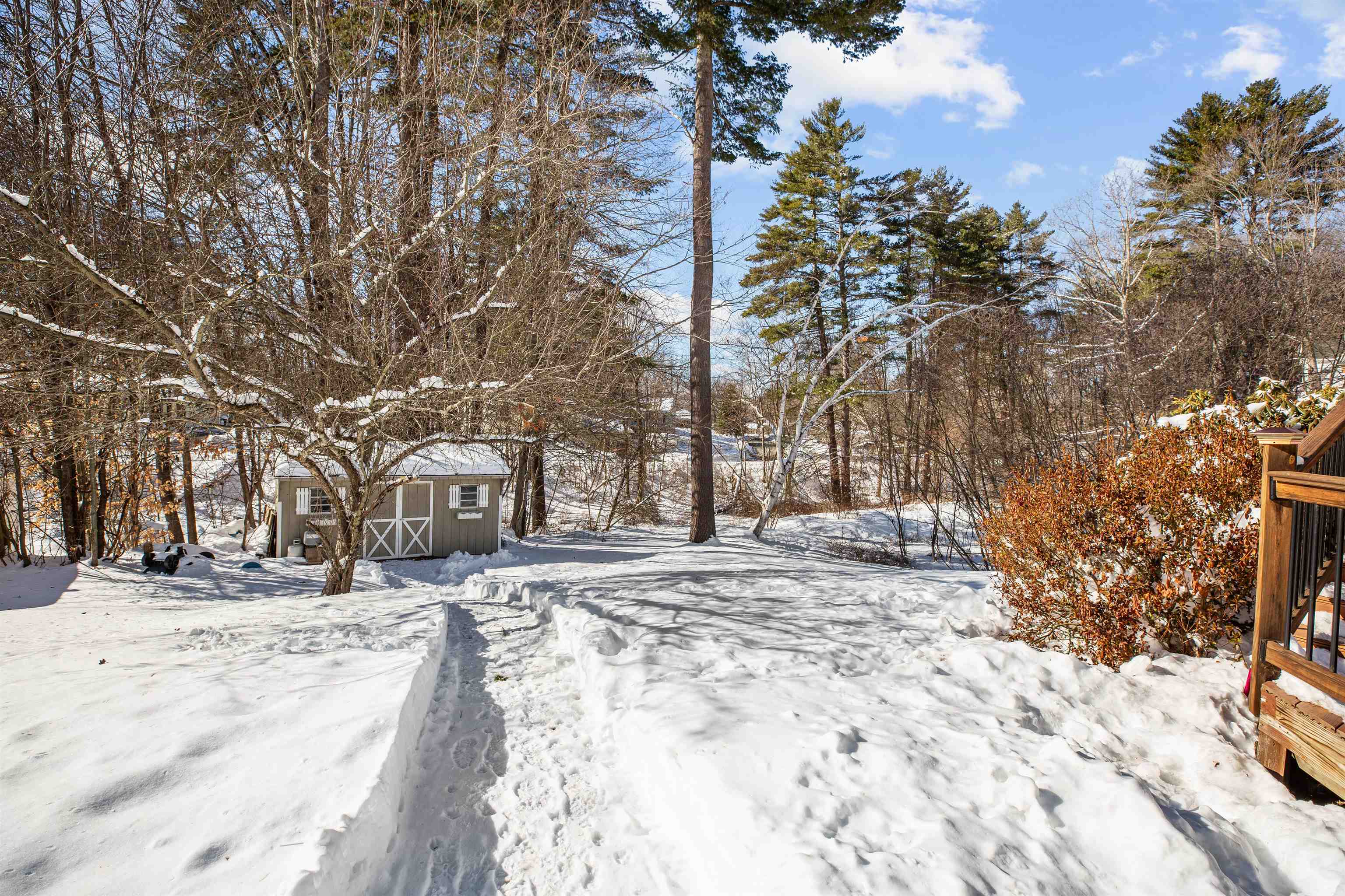 17 Cottage Cir, Lebanon, NH 03784