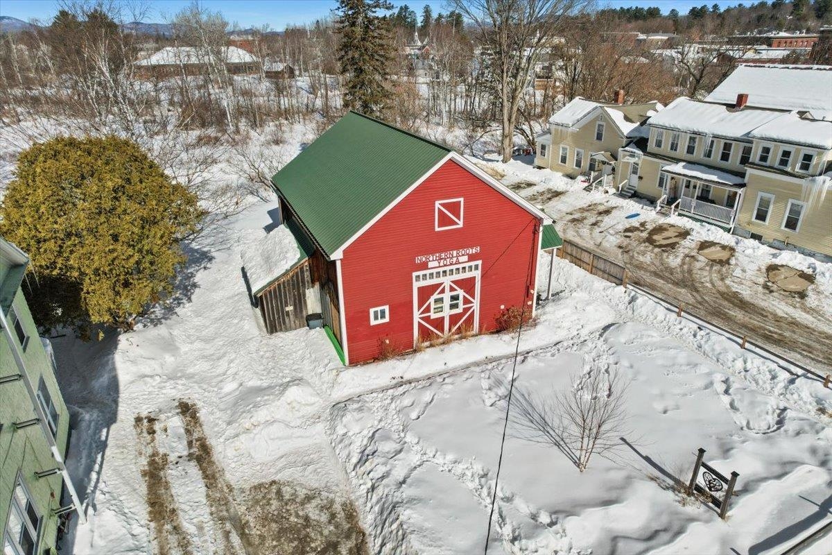 19 Elm St, Lancaster, NH 03584