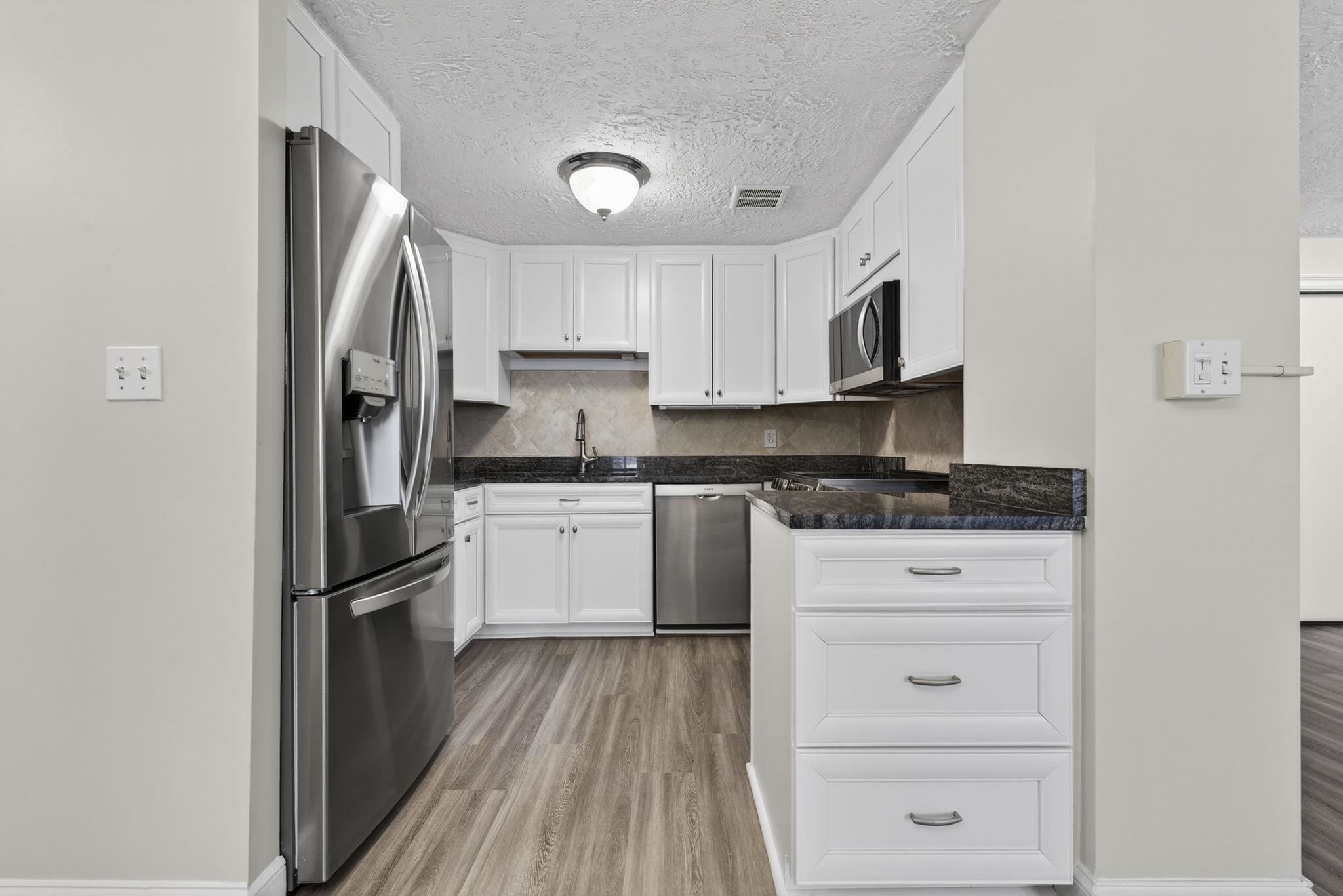 55 River Rd, Manchester, NH 03104