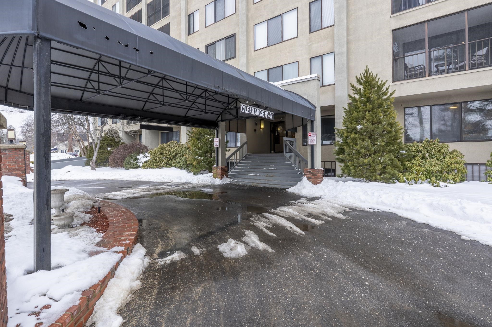 55 River Rd, Manchester, NH 03104