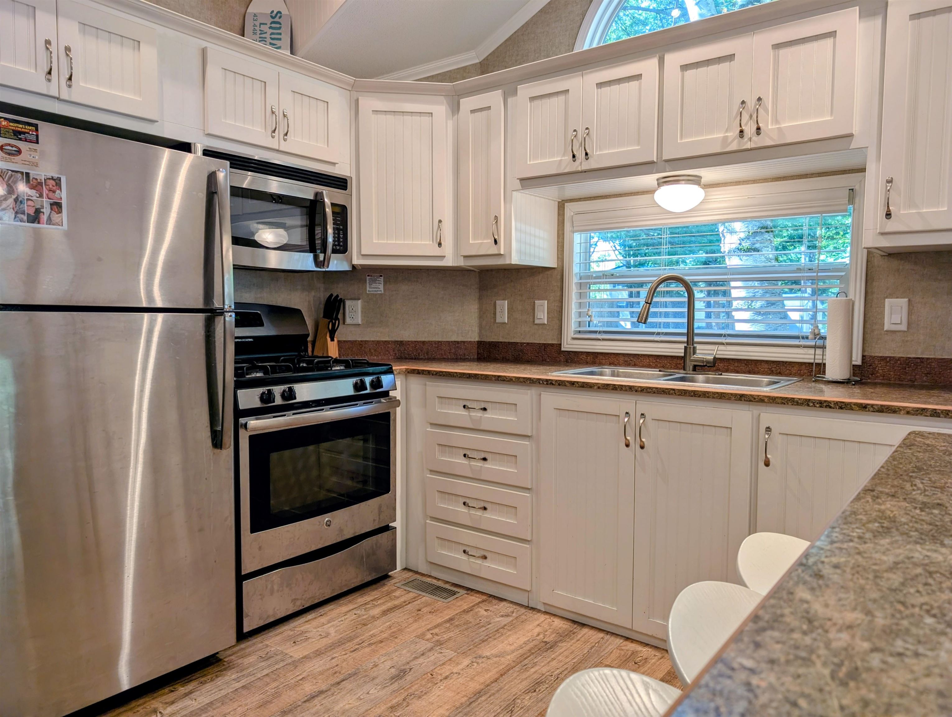 7 Ledges Rd, Holderness, NH 03245