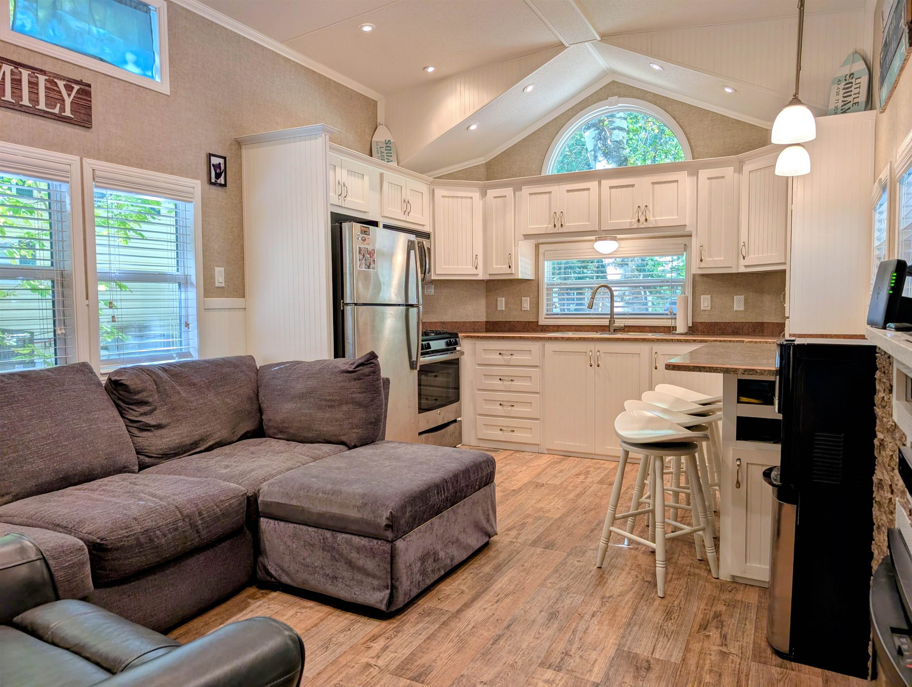 7 Ledges Rd, Holderness, NH 03245