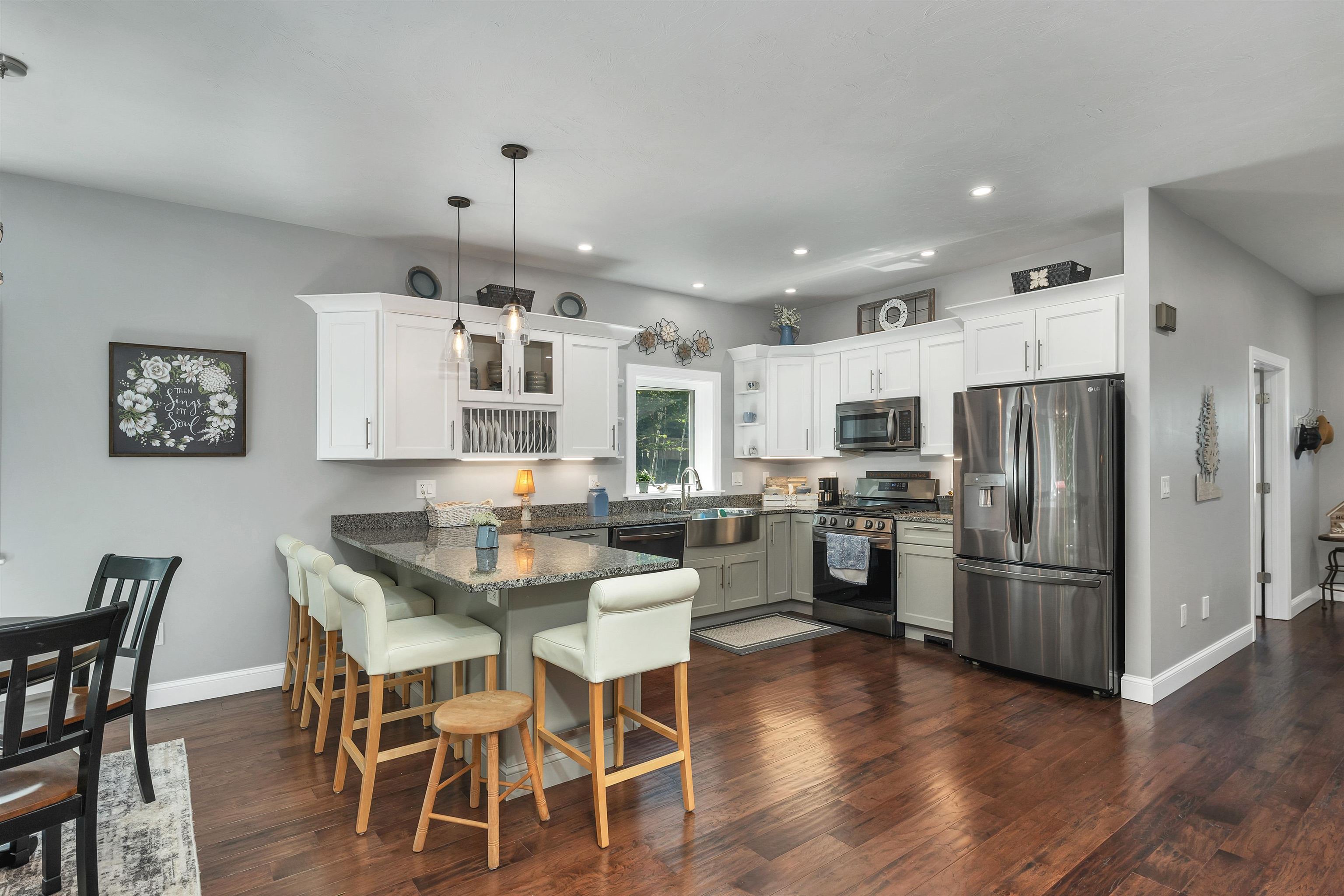 14 Stonehenge Cir, Northfield, NH 03220