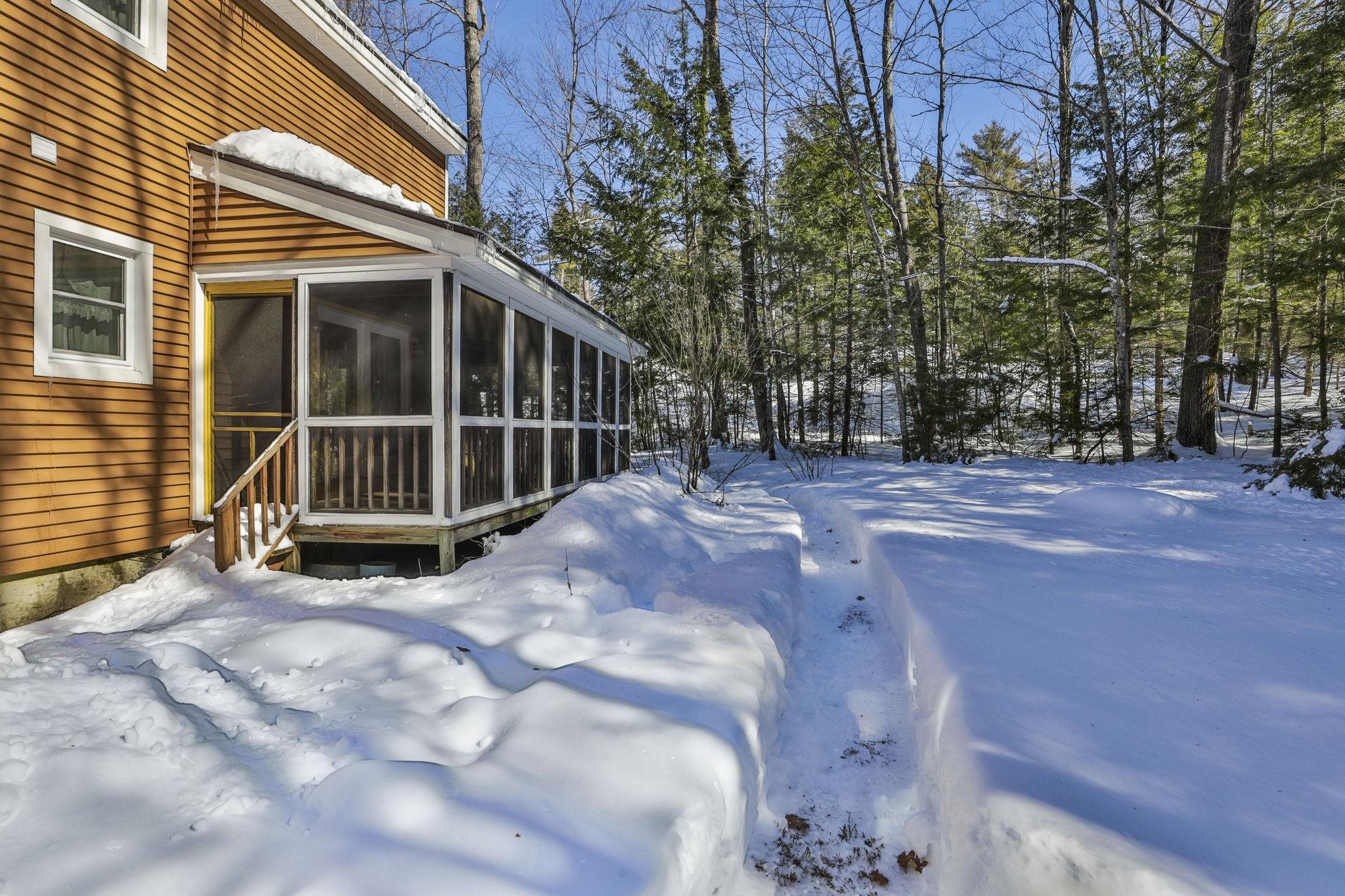 66 Winslow Rd, Dunbarton, NH 03046