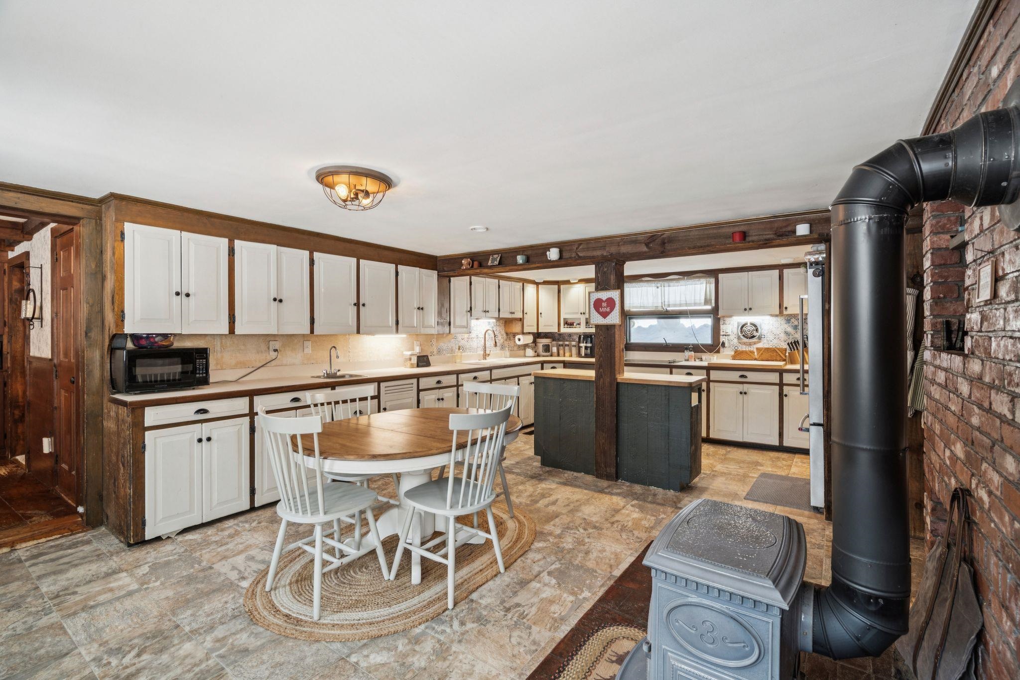 311 Fairgrounds Rd, Bradford, NH 03221