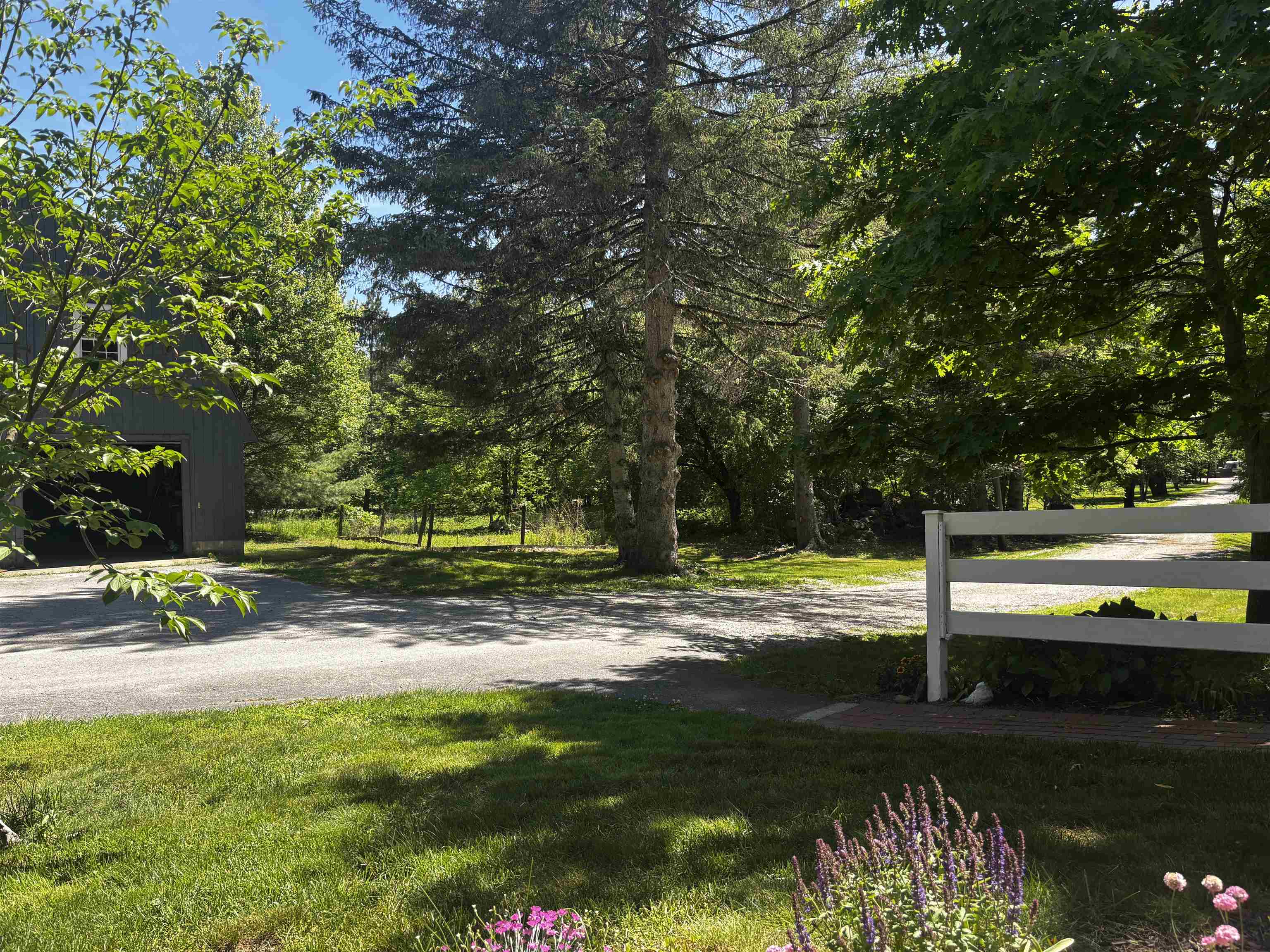 311 Fairgrounds Rd, Bradford, NH 03221