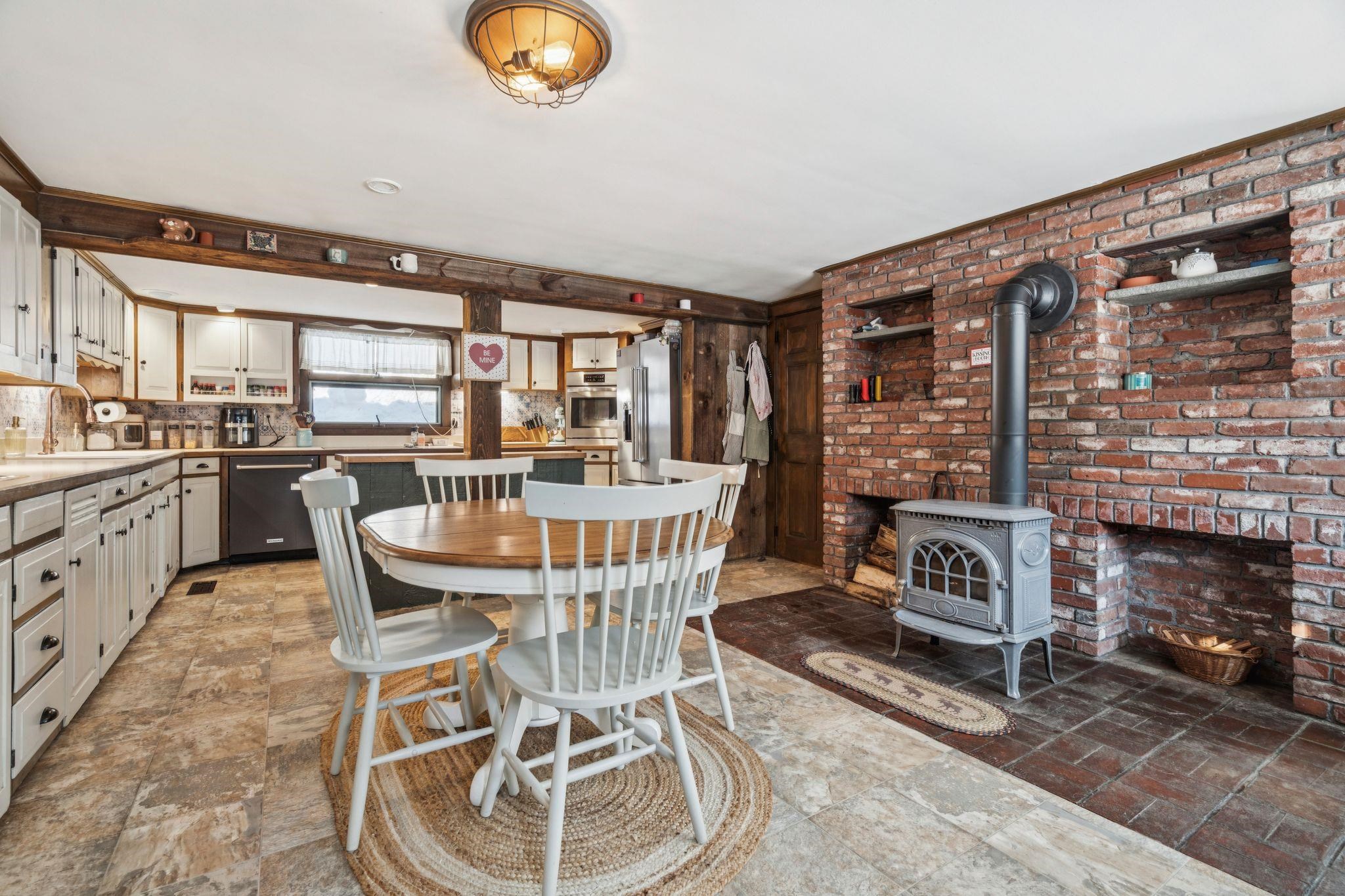 311 Fairgrounds Rd, Bradford, NH 03221