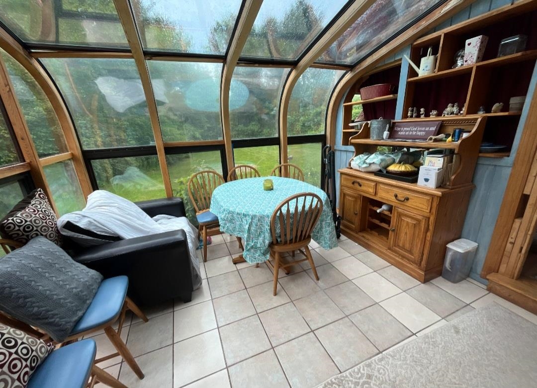 1 Stagecoach Dr, Sandown, NH 03873