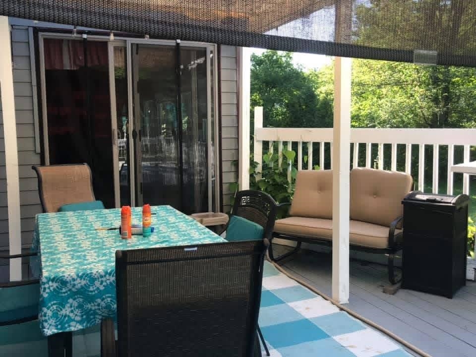 1 Stagecoach Dr, Sandown, NH 03873