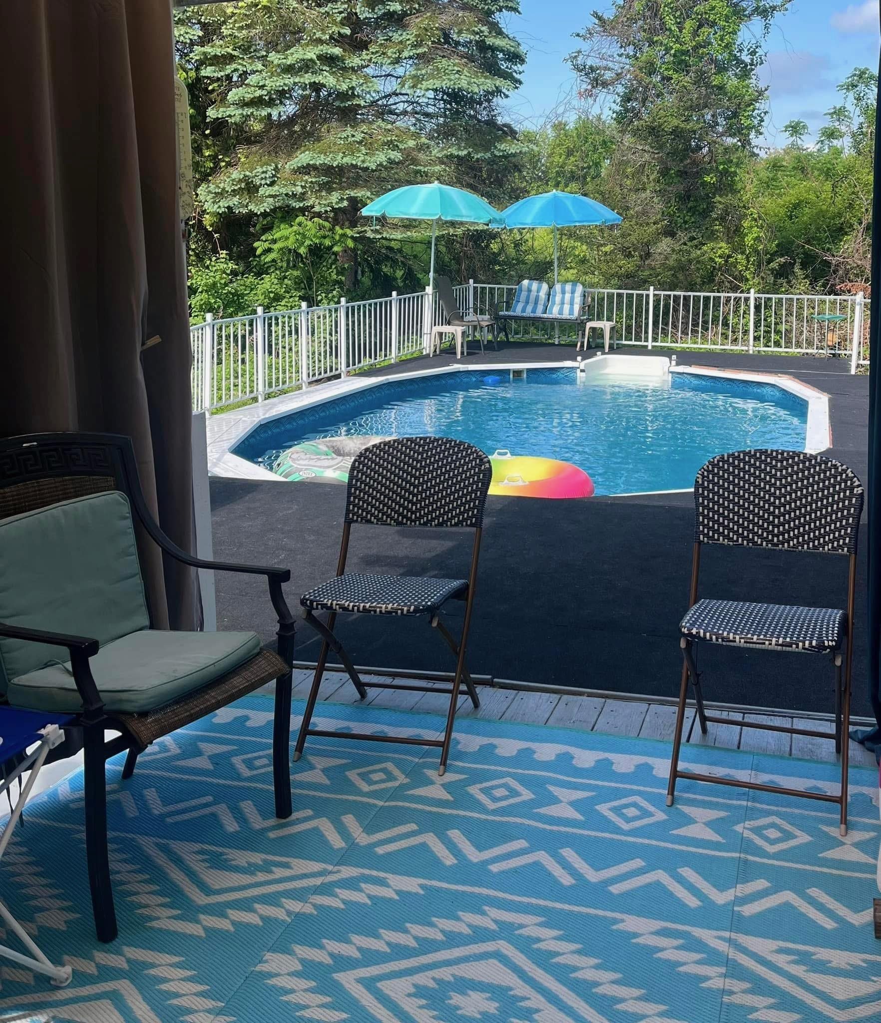 1 Stagecoach Dr, Sandown, NH 03873