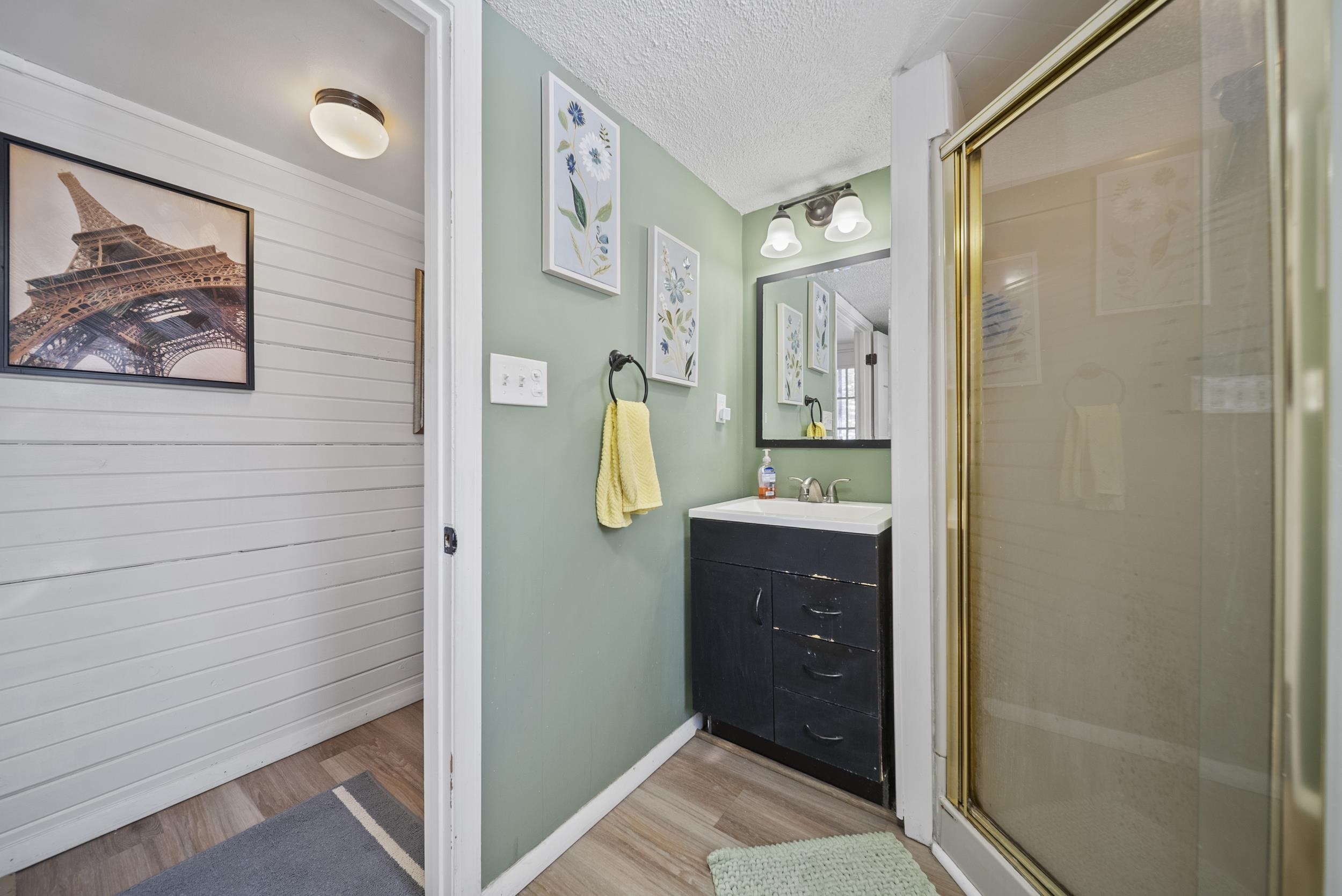 223 W Shore Ave, Manchester, NH 03109