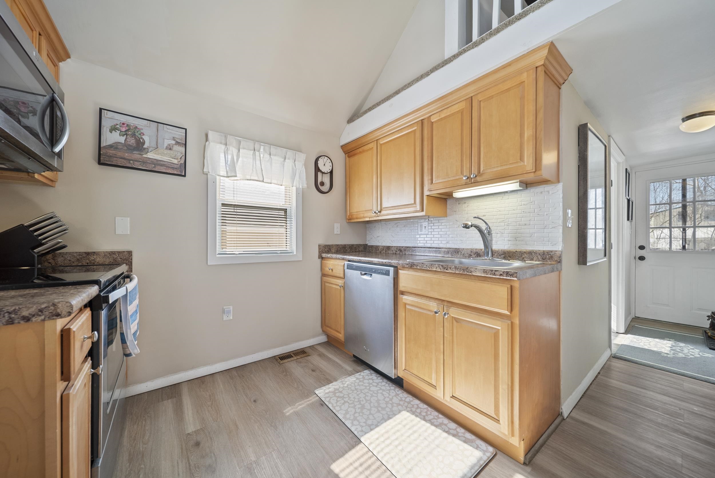 223 W Shore Ave, Manchester, NH 03109