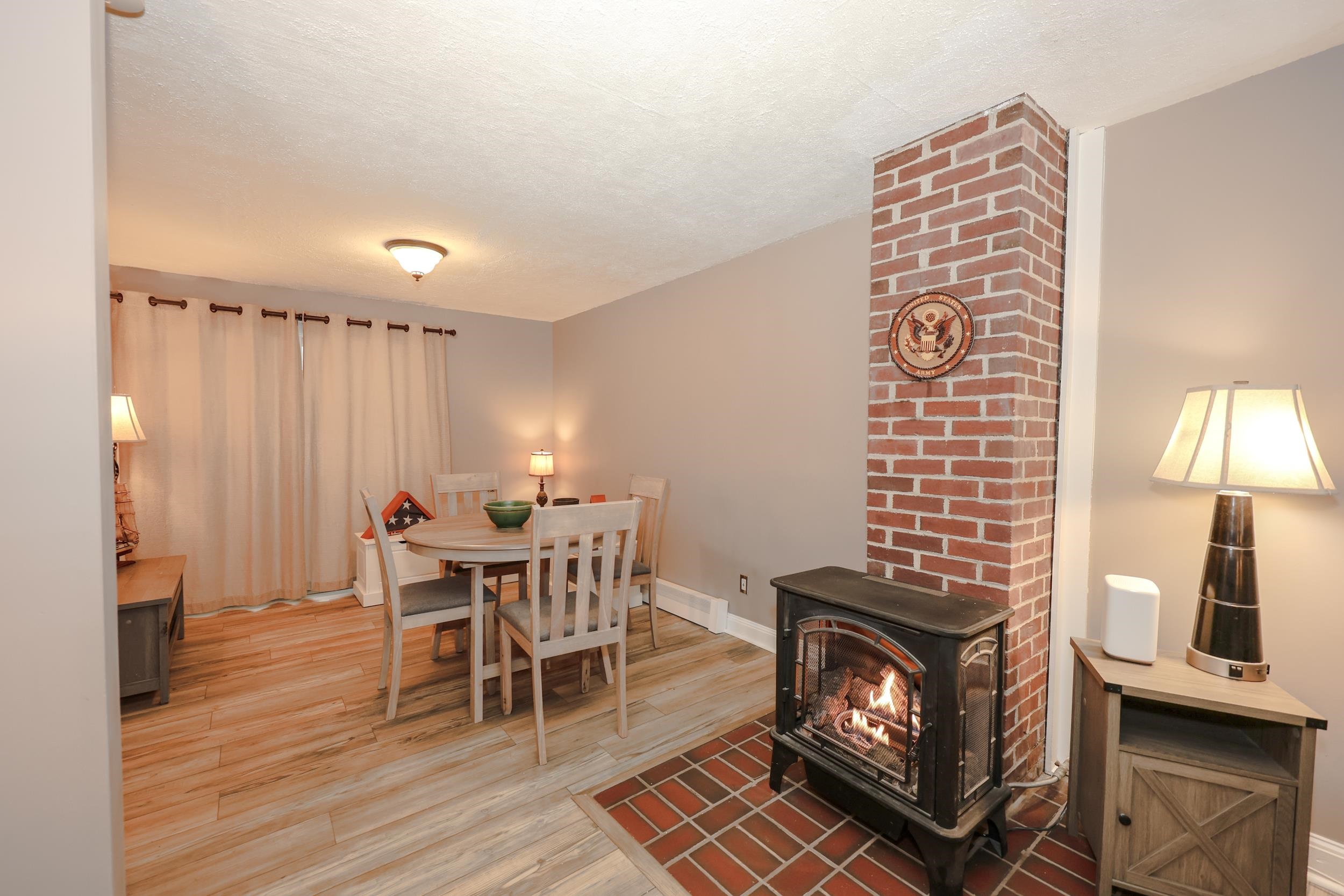 584 Calef Hw, Lee, NH 03861