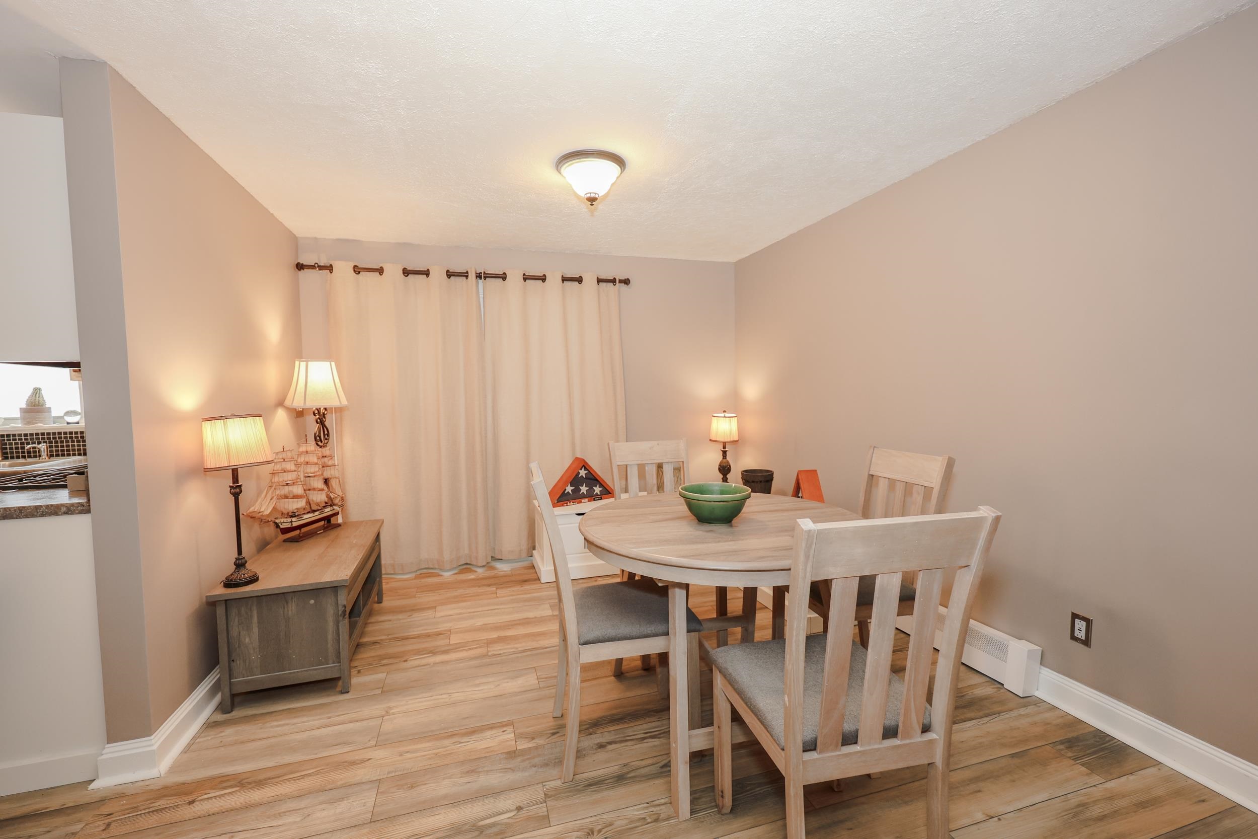 584 Calef Hw, Lee, NH 03861