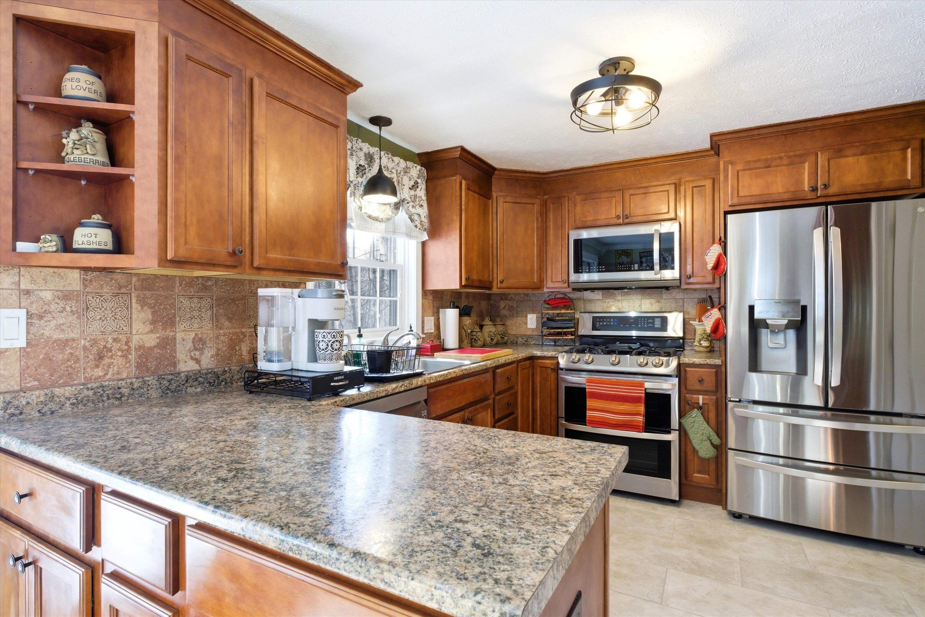 16 Champagne Dr, Nashua, NH 03062