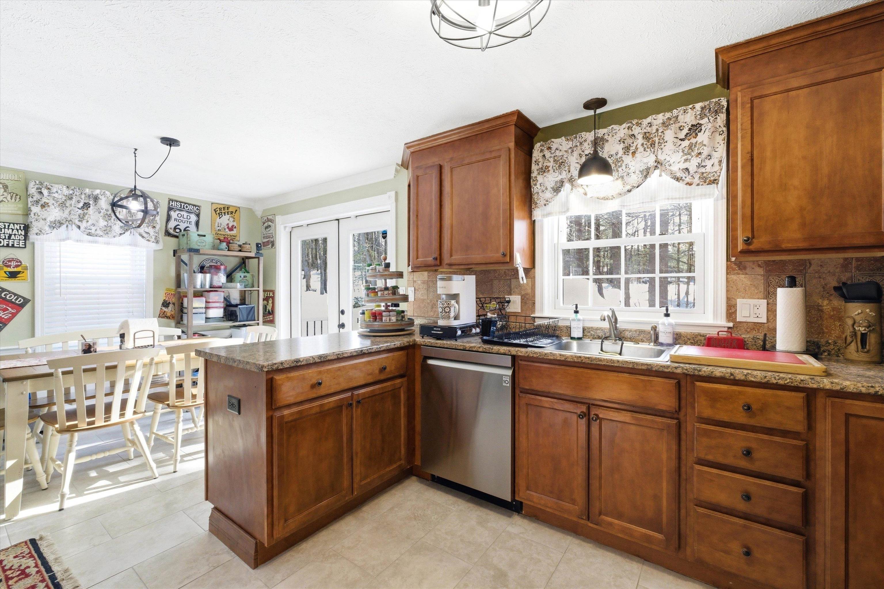 16 Champagne Dr, Nashua, NH 03062