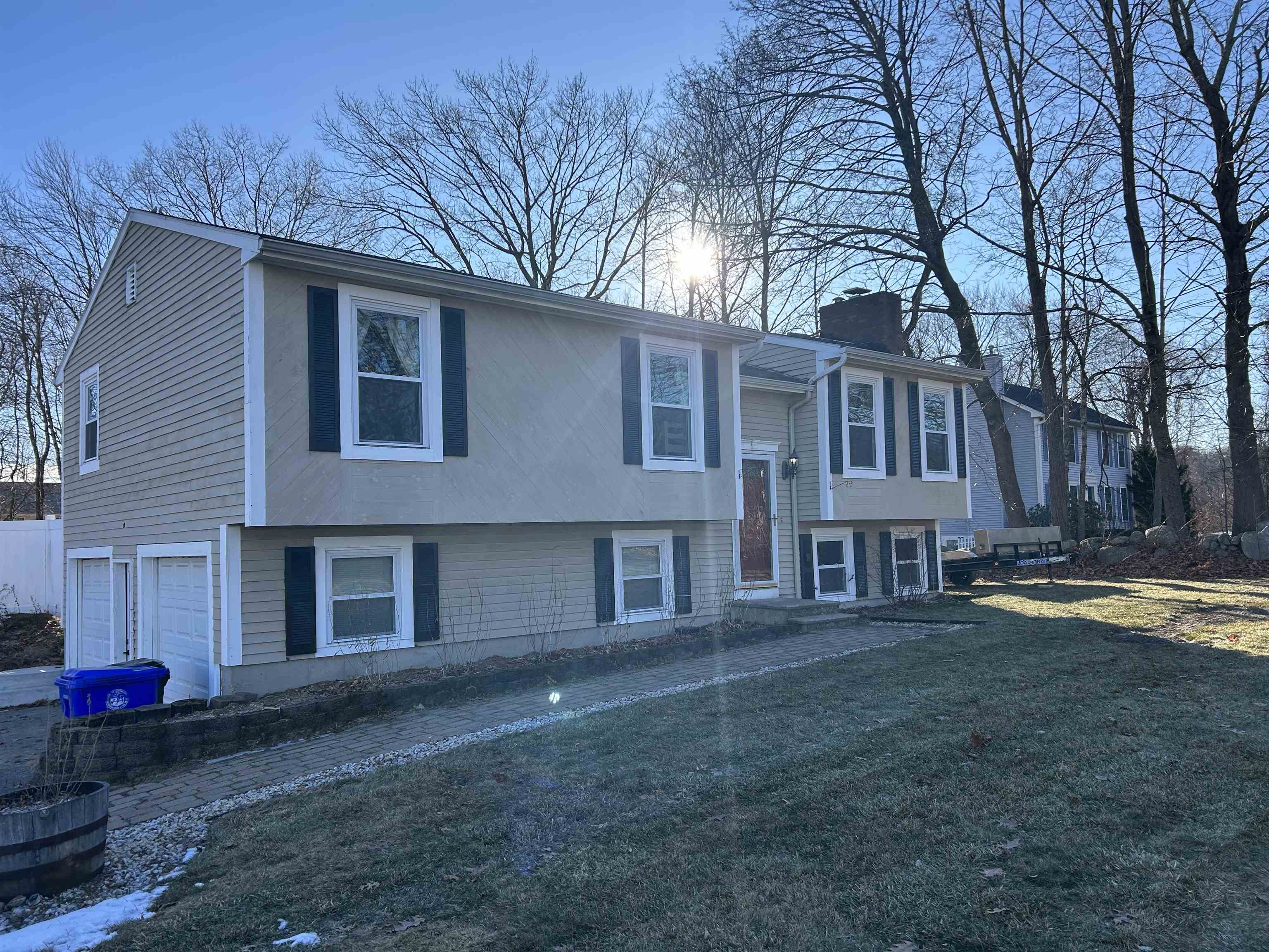 1409 Wellington Rd, Manchester, NH 03104