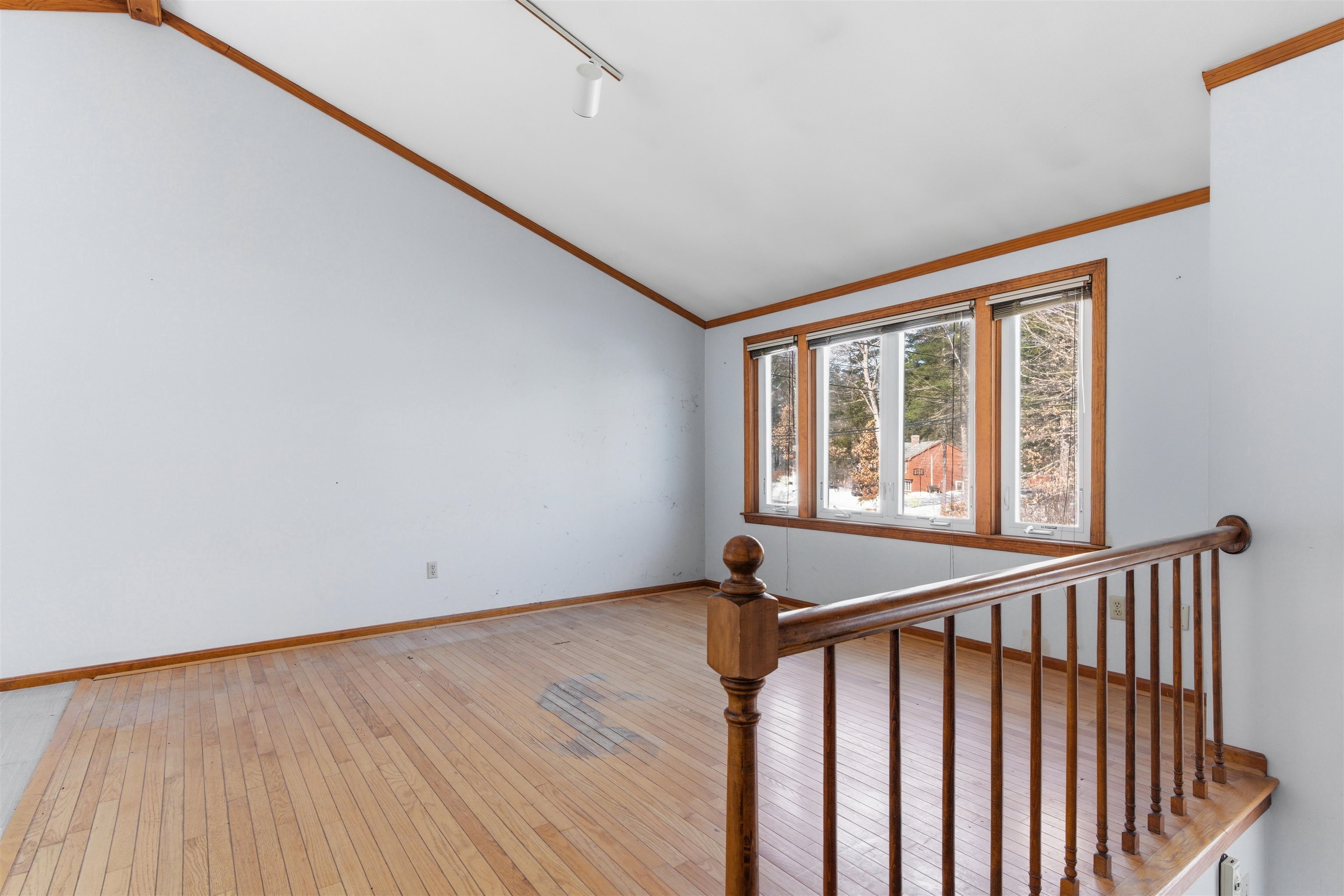 27 W Chamberlain Rd, Merrimack, NH 03054