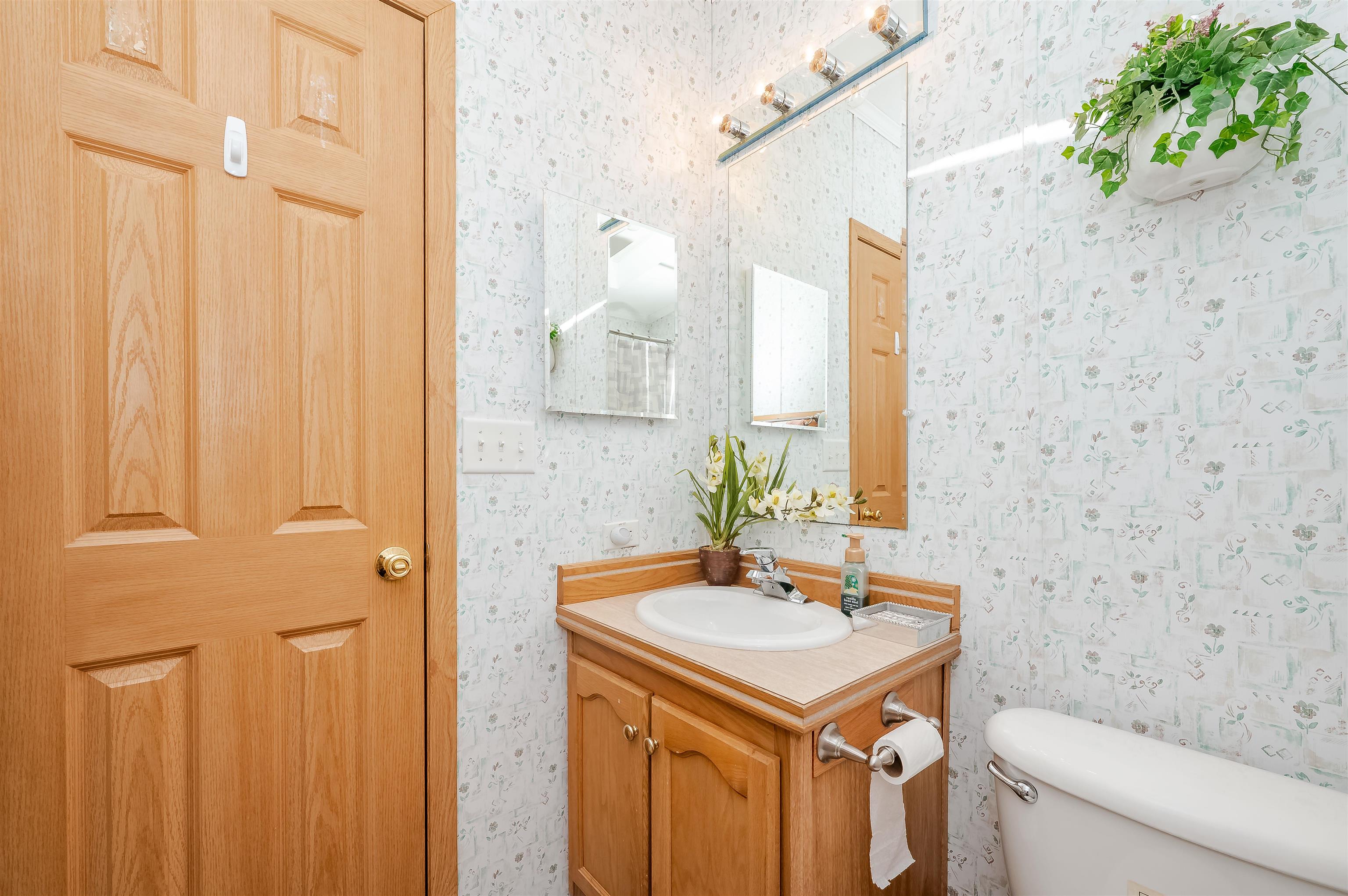 88 Eagle Dr, Rochester, NH 03868