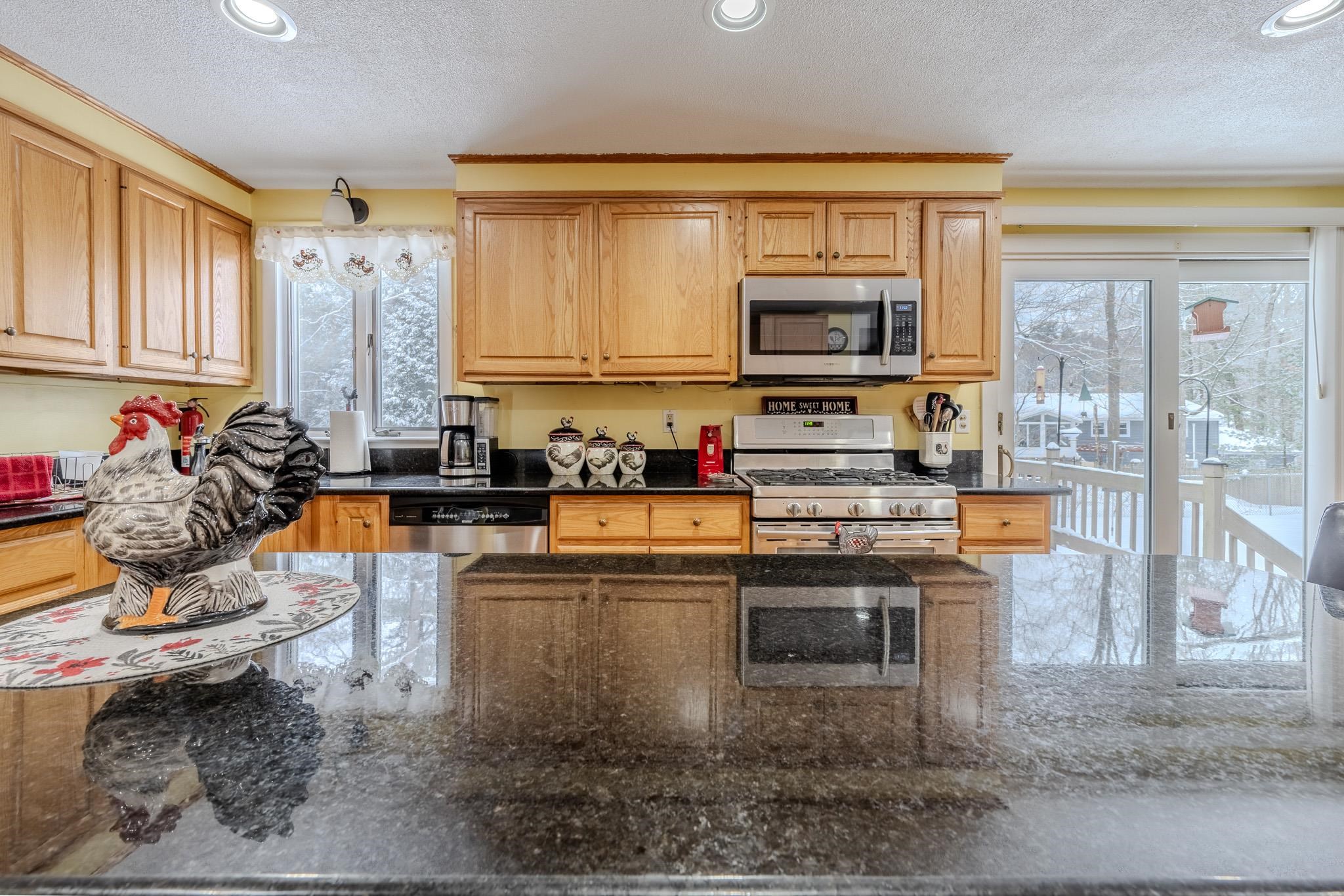 15 Easthill Dr, Hudson, NH 03051