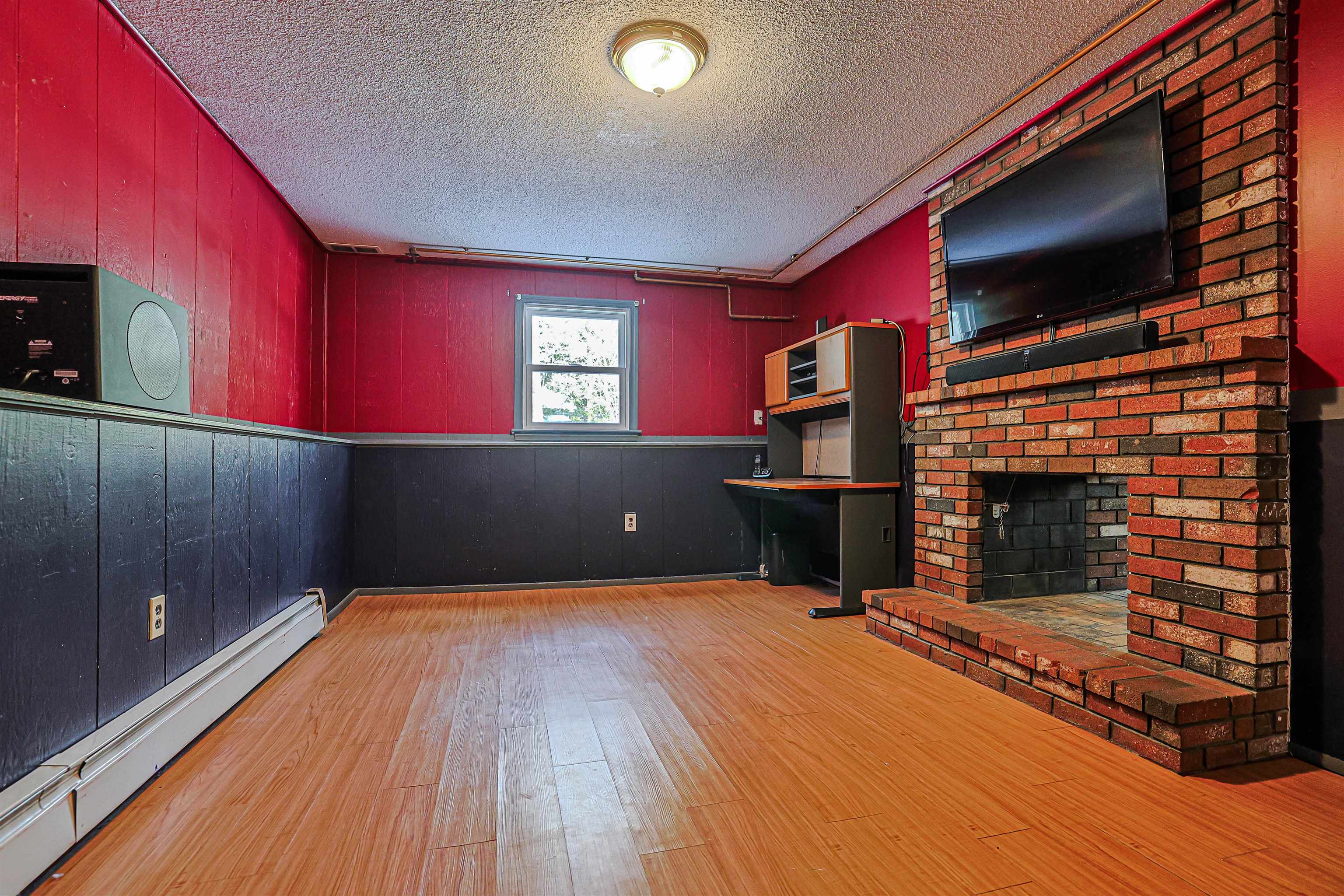 27 Farmer Rd, Merrimack, NH 03054