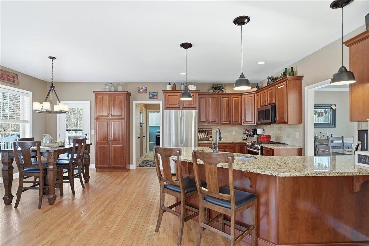 59 Post Rd, Hooksett, NH 03106