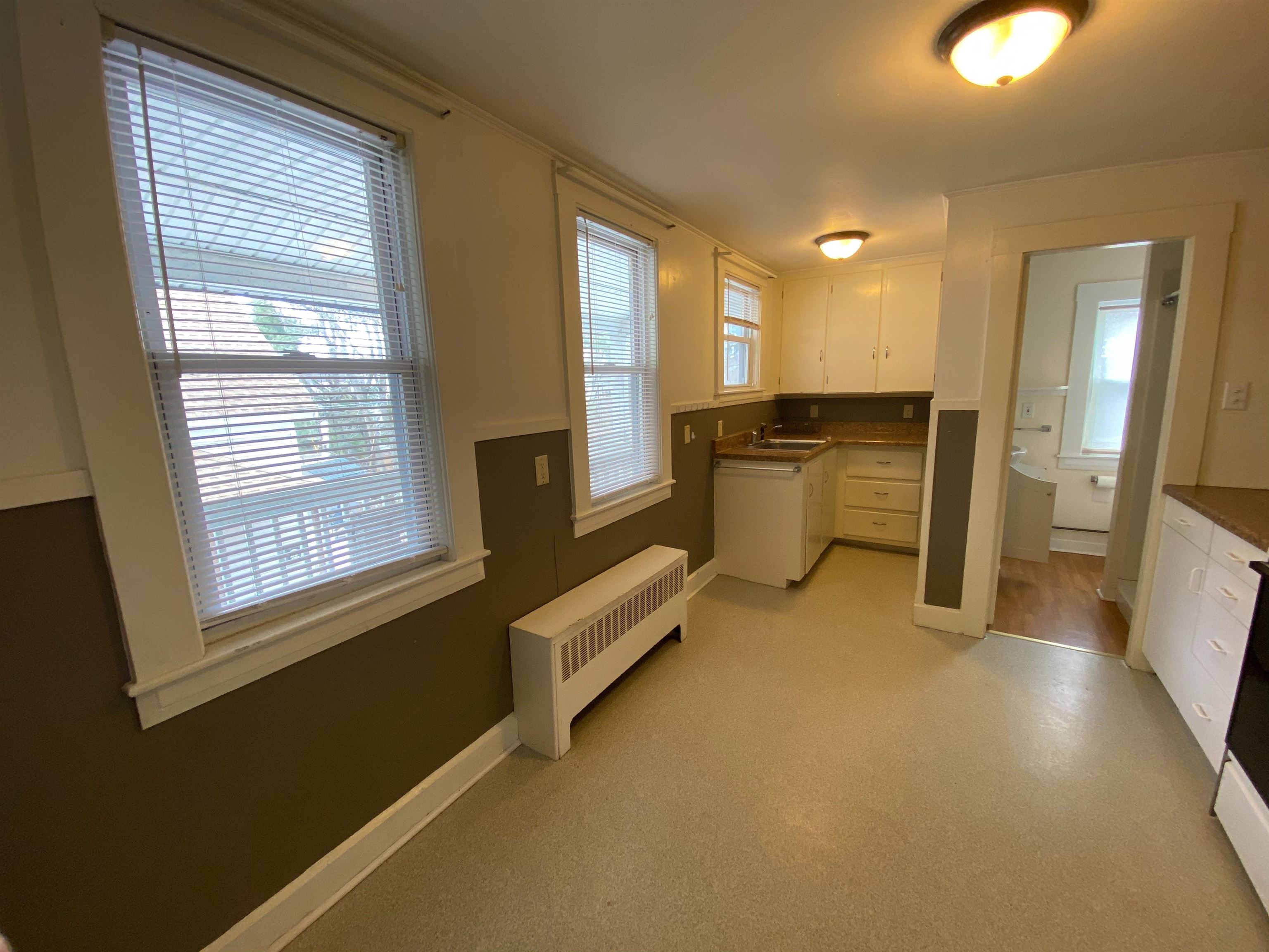 33-35 Elm St, Newmarket, NH 03857