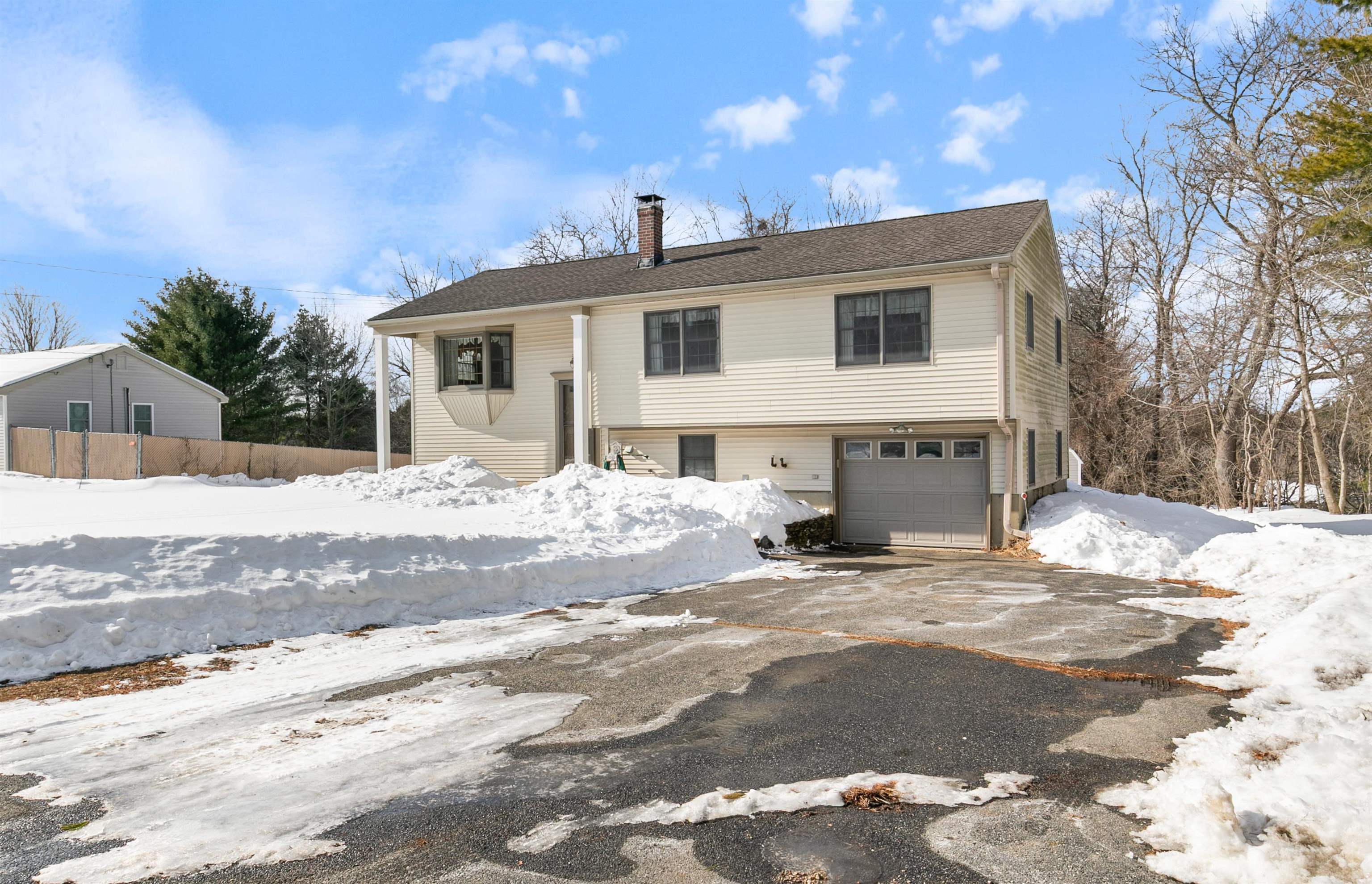 320 Post Rd, Greenland, NH 03840