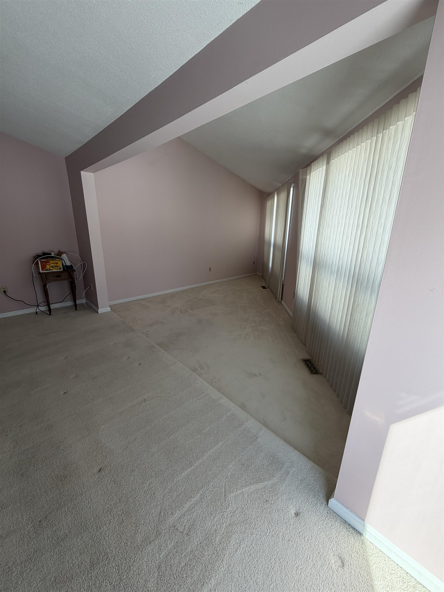 79 Walden Pond Dr, Nashua, NH 03064