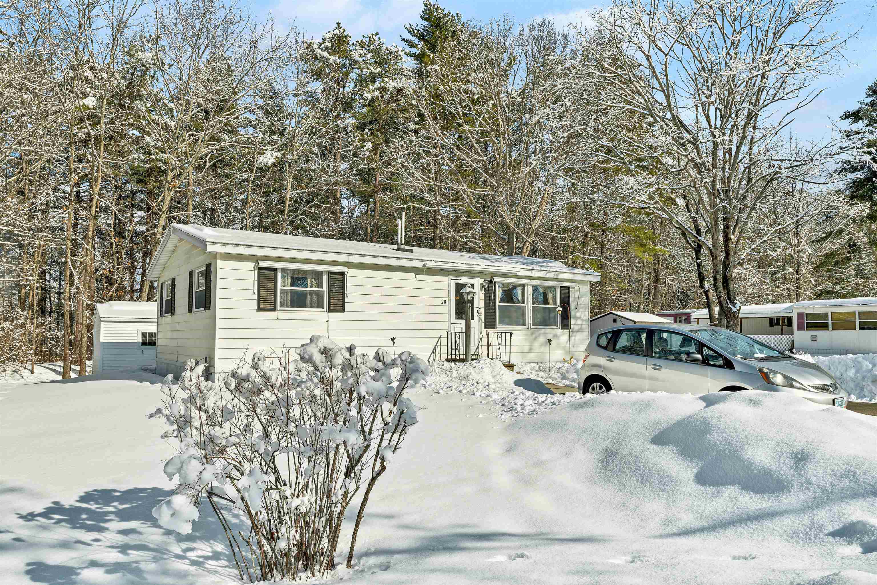 20 Fairfield Dr, Concord, NH 03301