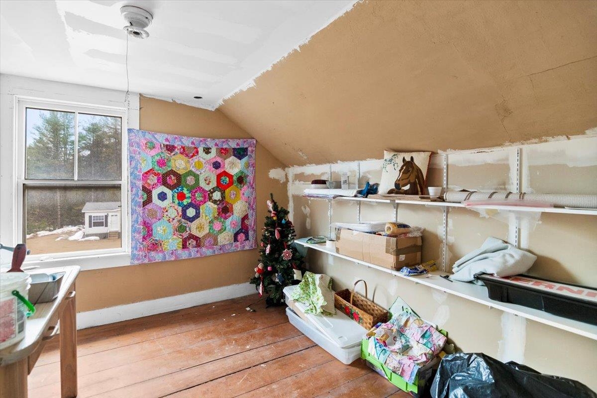 2nd floor bedroom