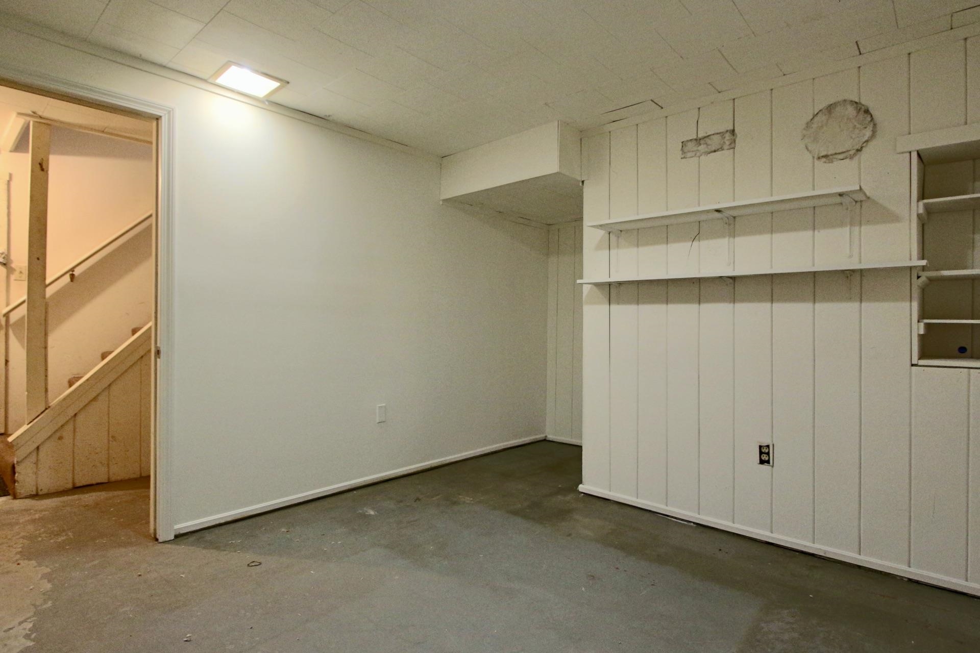 2 Tufts Dr, Nashua, NH 03064